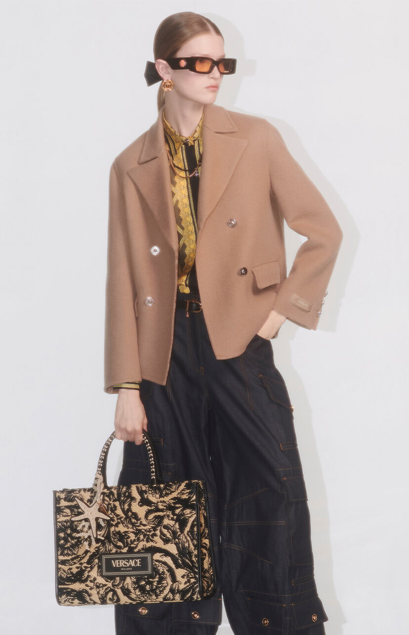 Lookbooks | ヴェルサーチェ 日本