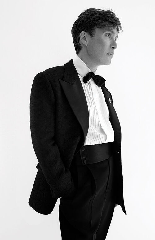 Cillian Murphyが披露するヴェルサーチェアイコン