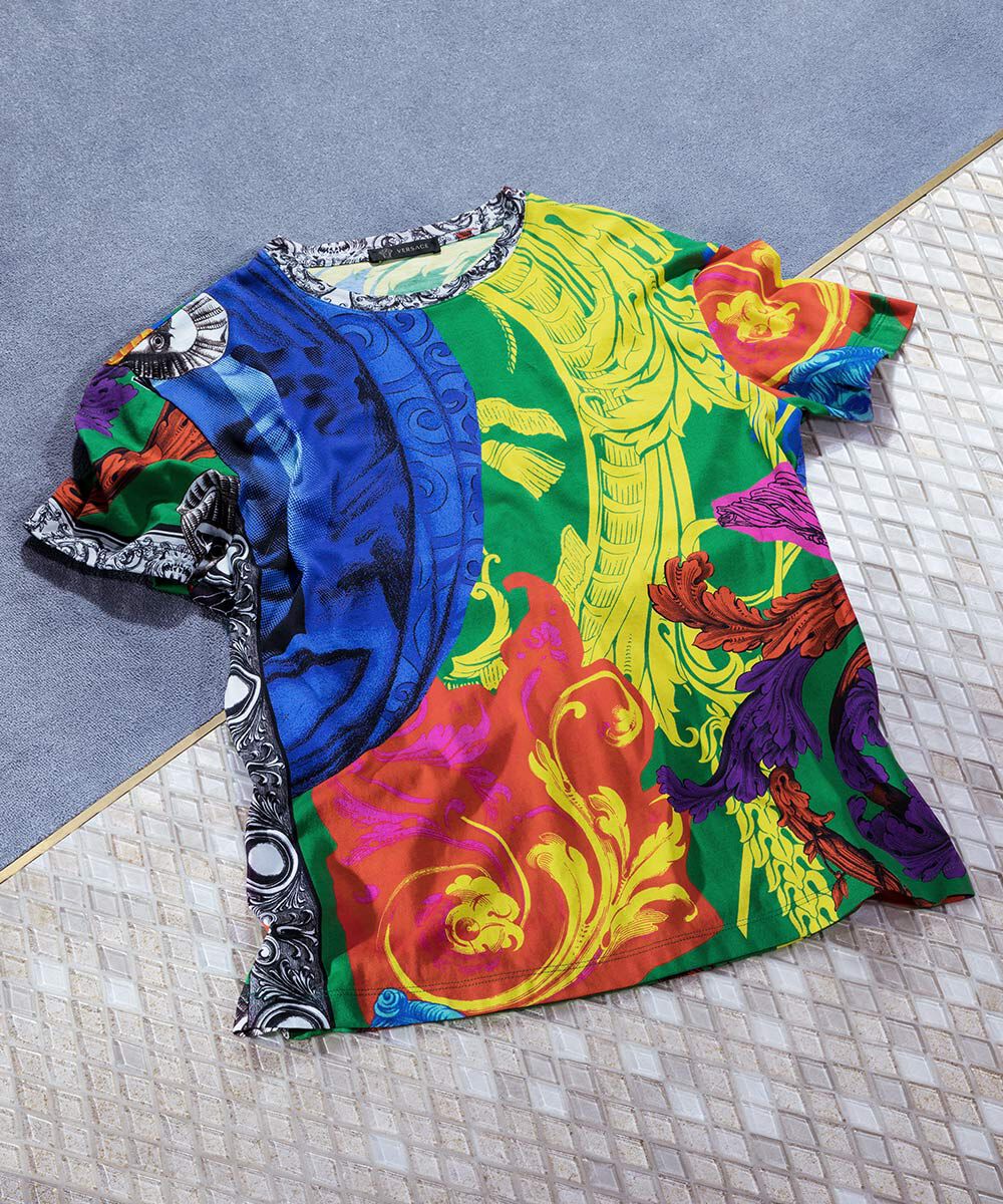 VERSACE - 最新のサステイナブルオーガニックコットンTシャツ