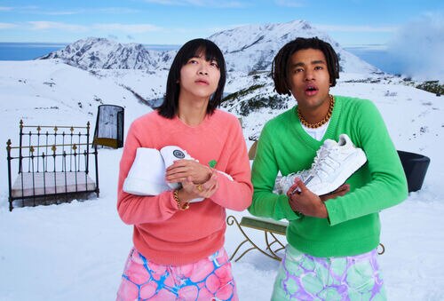 トライグレカ & ラ グレカスニーカー:幻想的な雪山の世界へ誘う