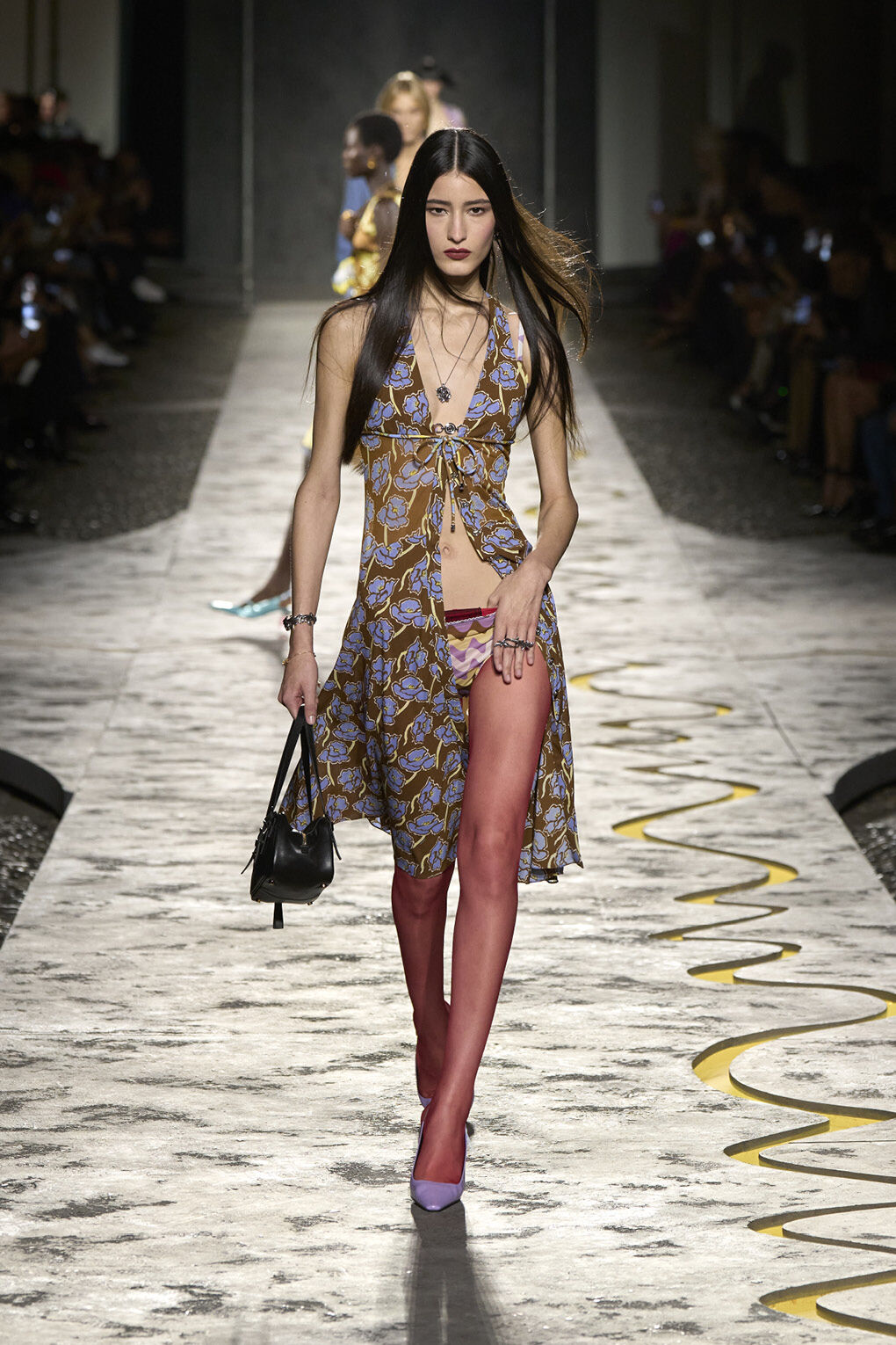 2025年春夏コレクション | Versace 日本