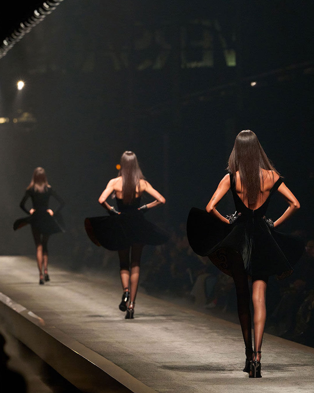 Fashion Shows | ヴェルサーチェ 日本