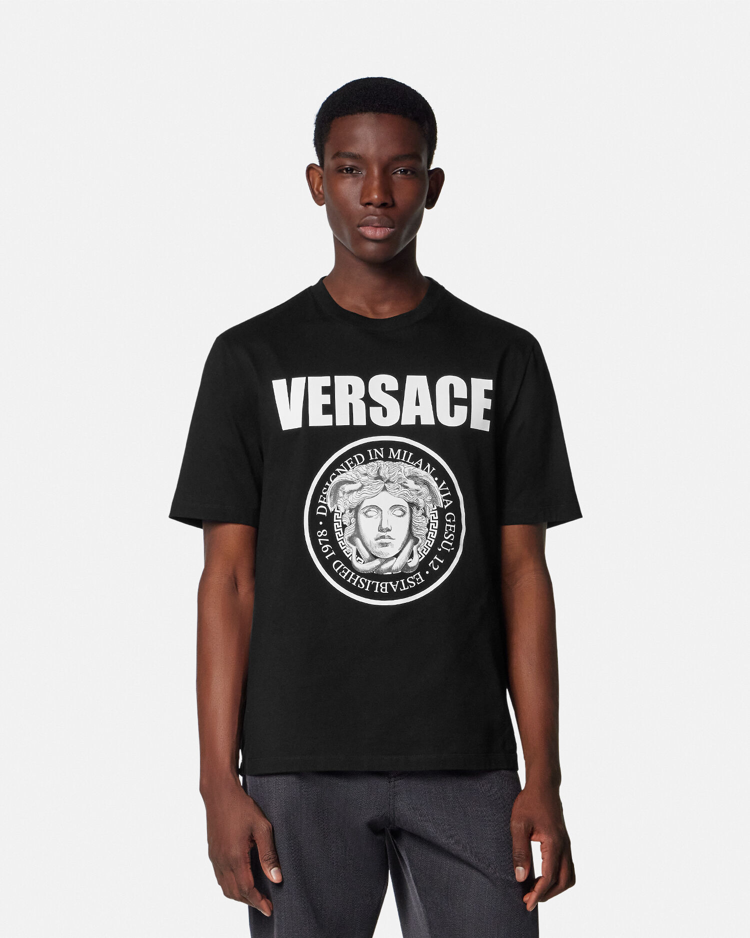 【大人気】VERSACE ヴェルサーチェ メデューサロック Tシャツ Tシャツ メドゥーサ ロック | VERSACE JP