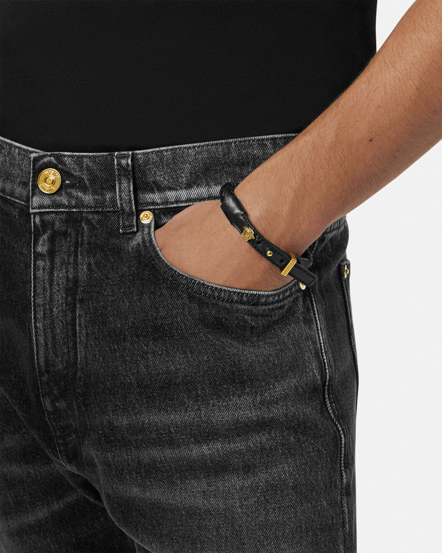 ★ SALE開始!! Versace レザー ブレスレット 春節 ★ ブレイド レザー ブレスレット 春節 | VERSACE JP