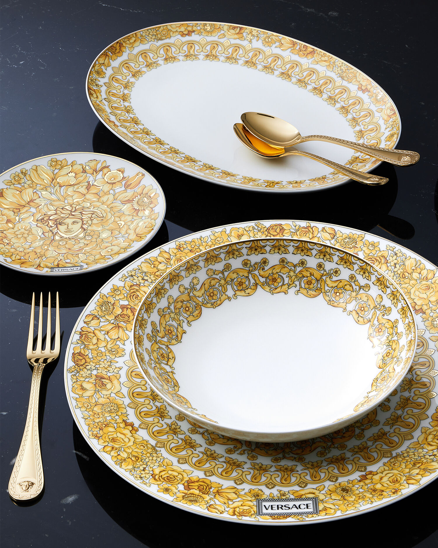 メドゥーサ ラプソディ プレート 17 cm プリント | VERSACE JP