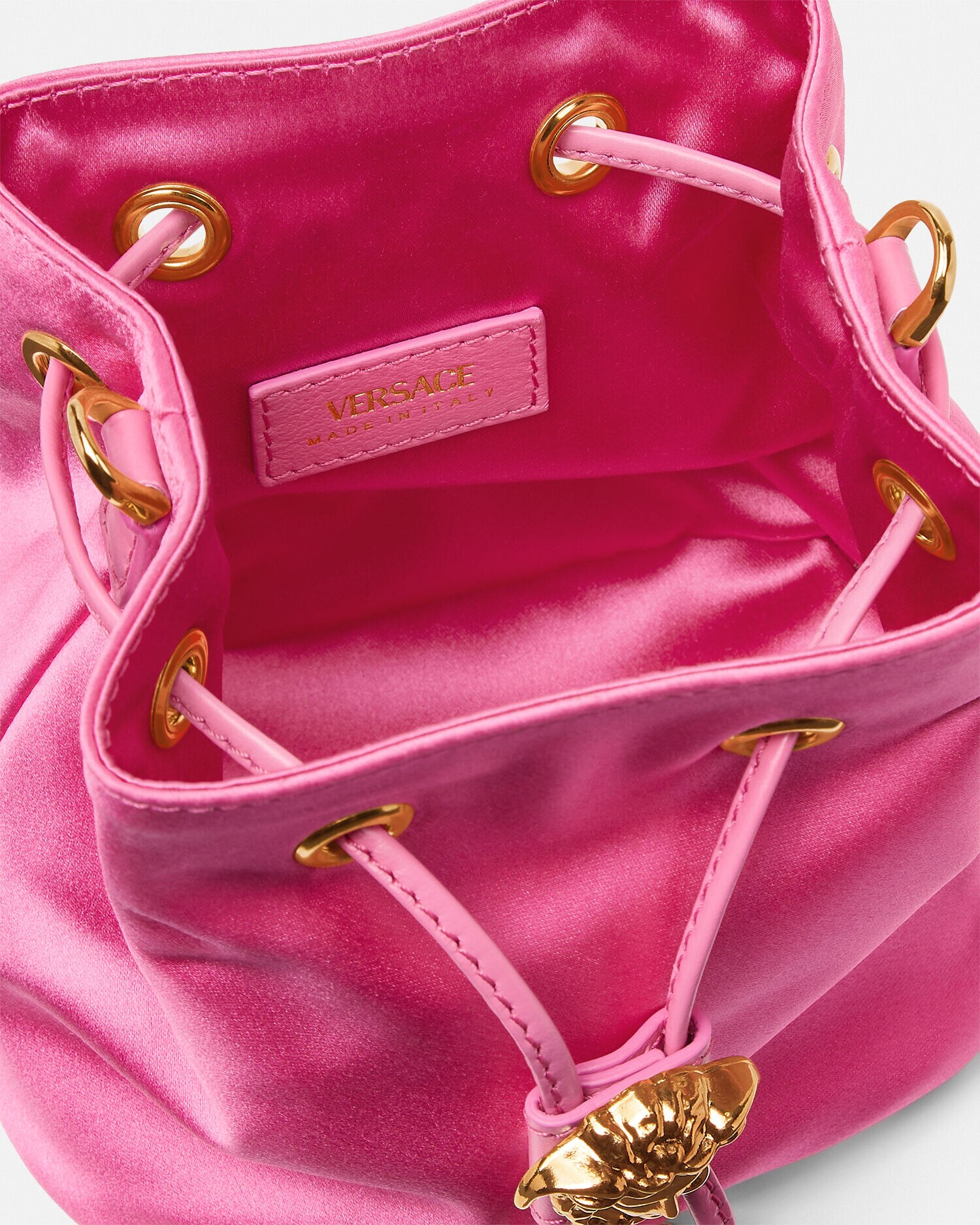 【Versace】サテン ミニ バケット バッグ ラ メドゥーサ サテン ミニ バケット バッグ ラ メドゥーサ ピンク | VERSACE JP