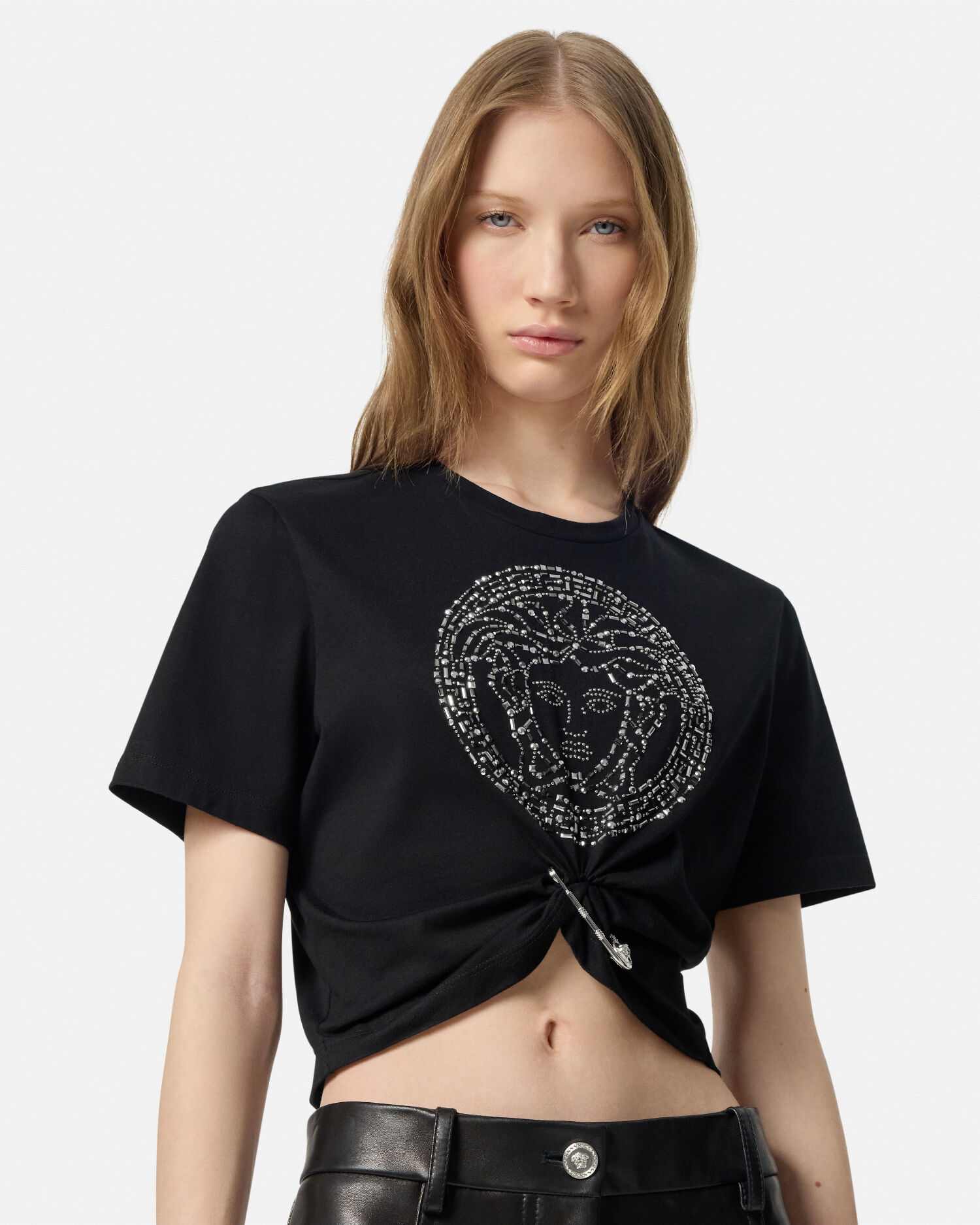 クロップド Tシャツ 装飾 メドゥーサ セーフティーピン | VERSACE JP