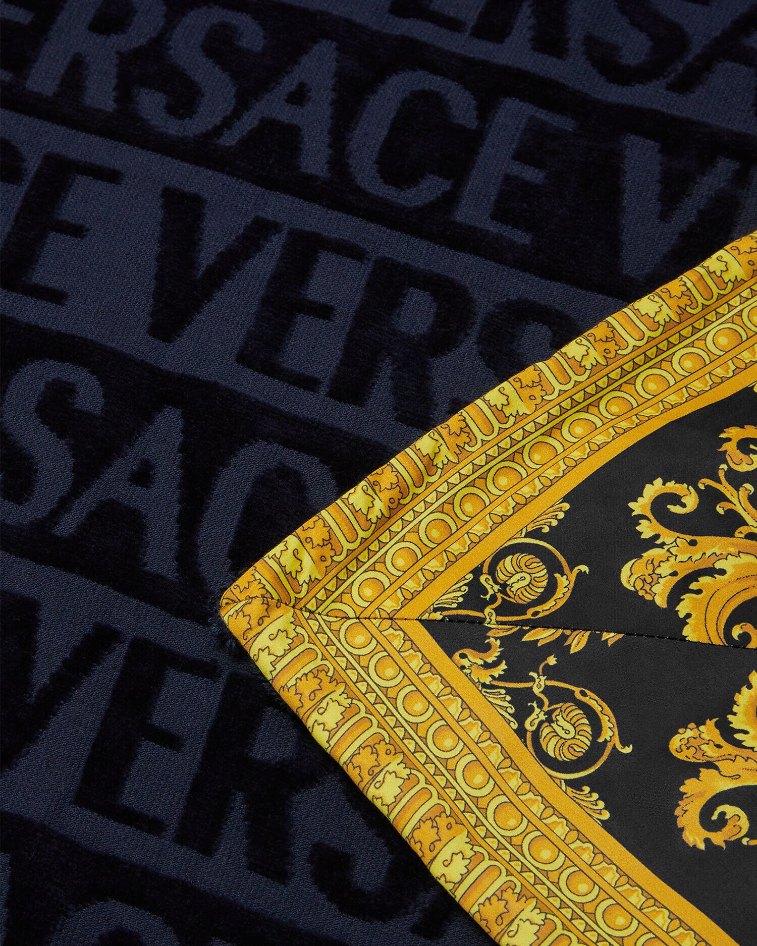 I ♡ バロック ビーチ タオル ブルー | VERSACE JP