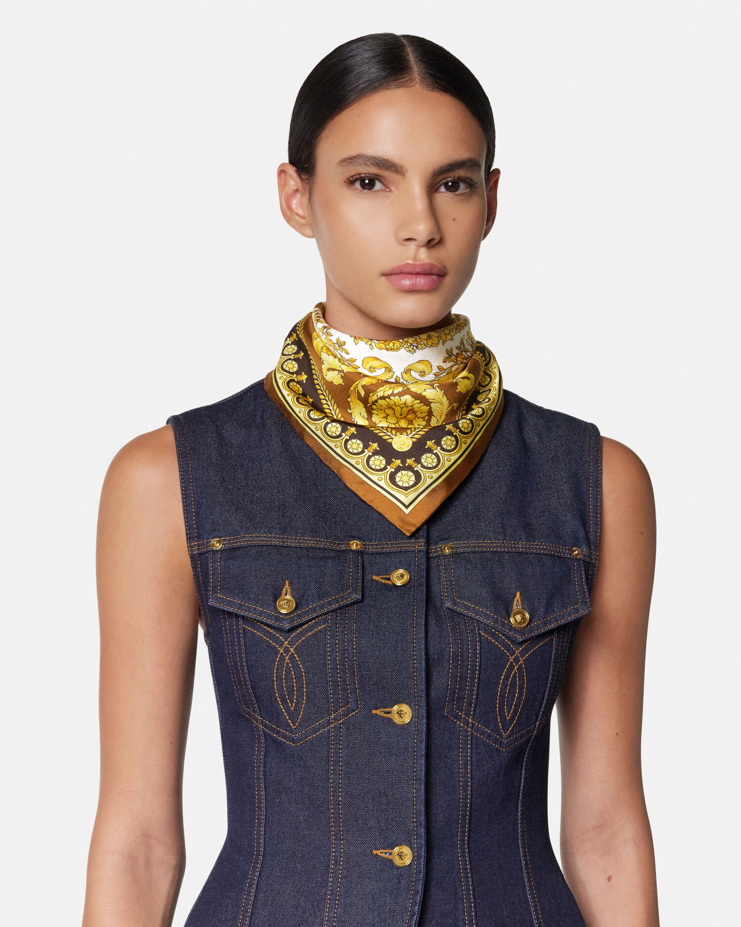 シルク スカーフ 70 cm バロッコ ブラウン,ゴールド | VERSACE JP