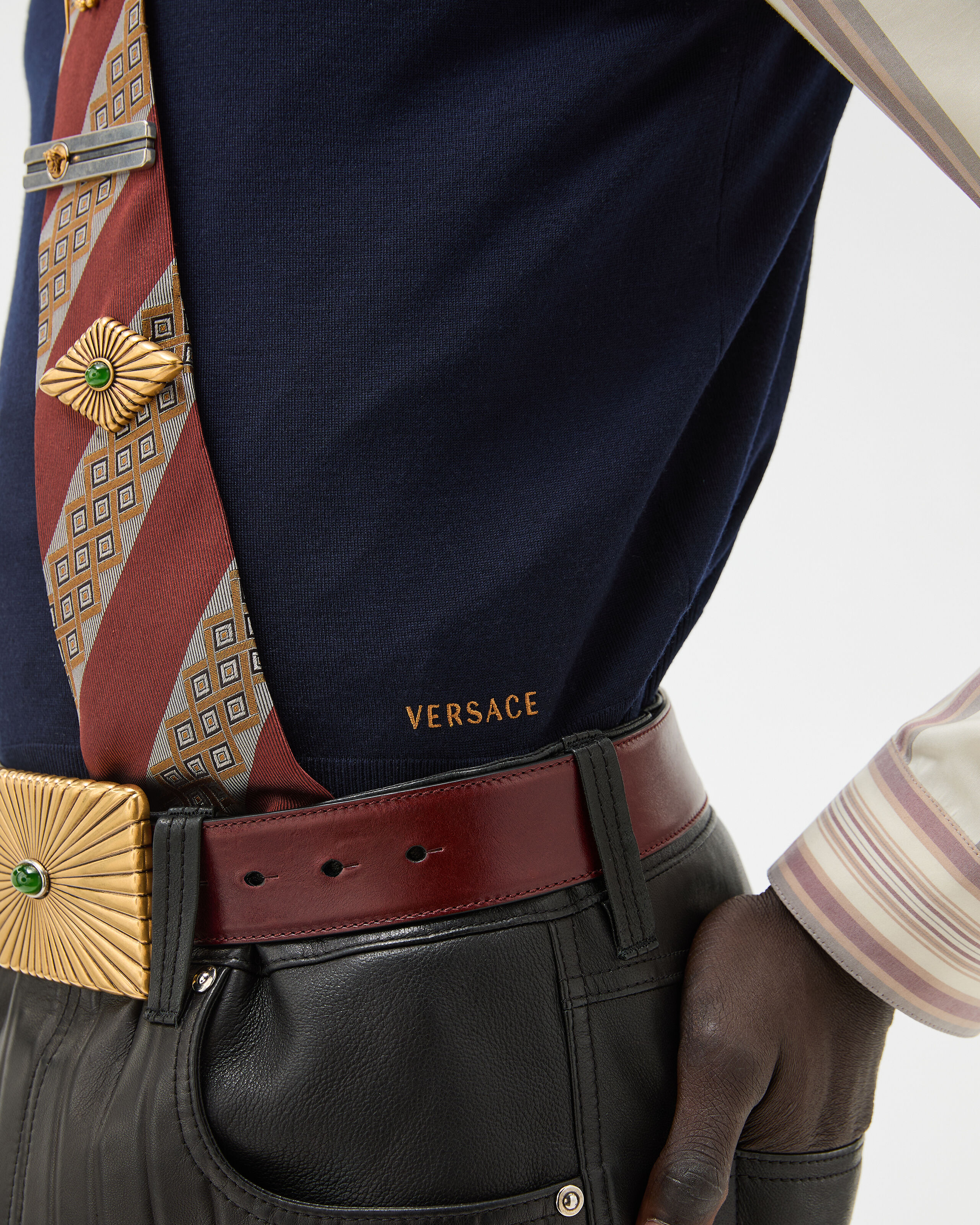刺繍入り ウール ニット ベスト ブルー | VERSACE JP