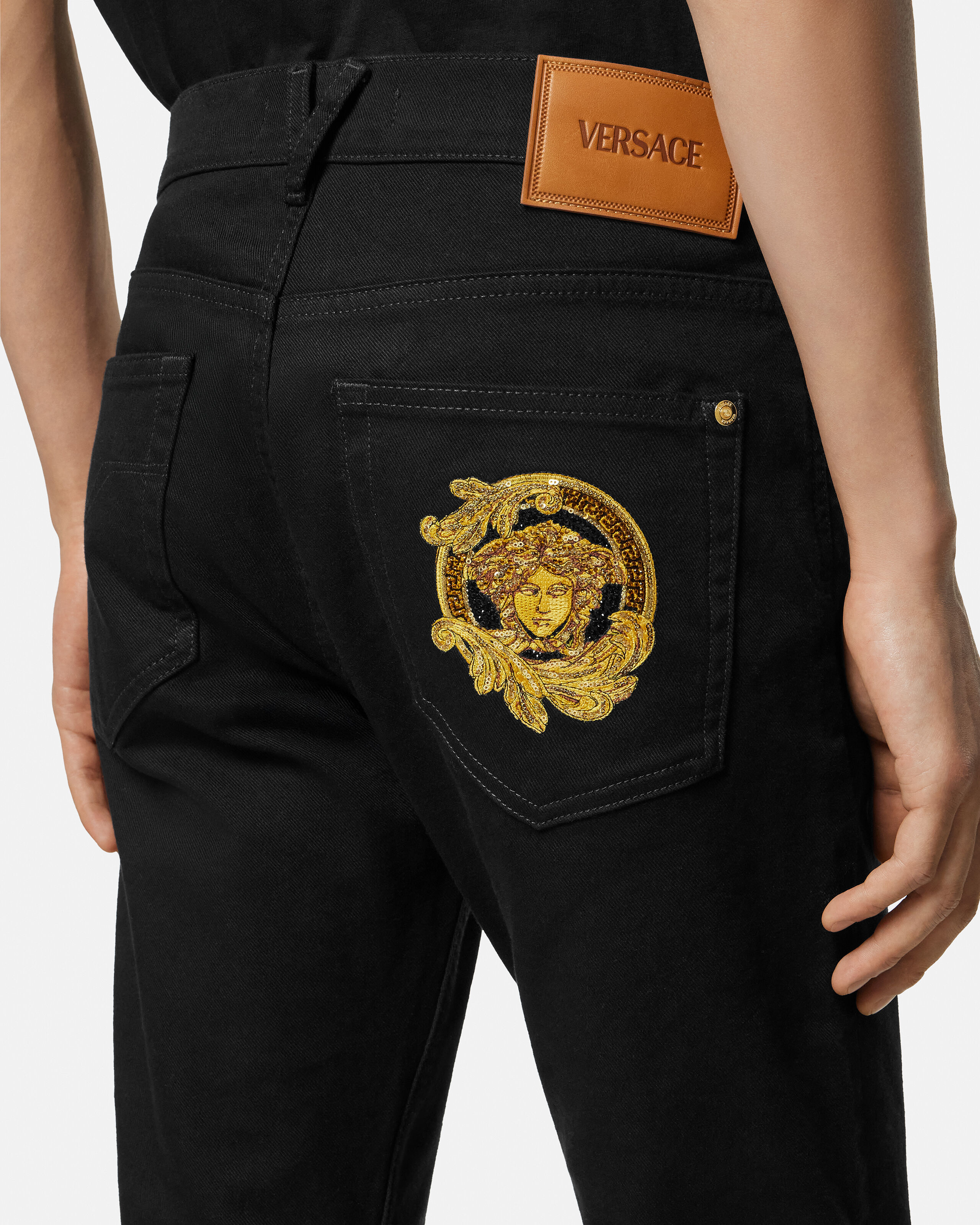 刺繍入り スリム ジーンズ | VERSACE JP 刺繍入り スリム ジーンズ | VERSACE JP