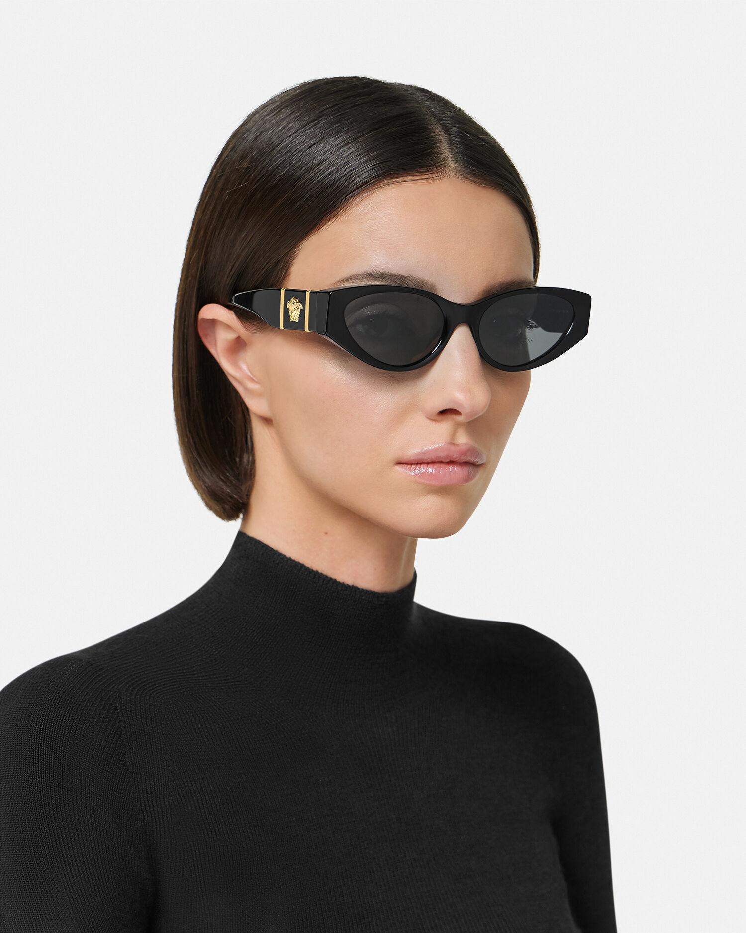 メーカー 一覧 メドゥーサ レジェンド キャットアイ サングラス ブラック | VERSACE JP 小物