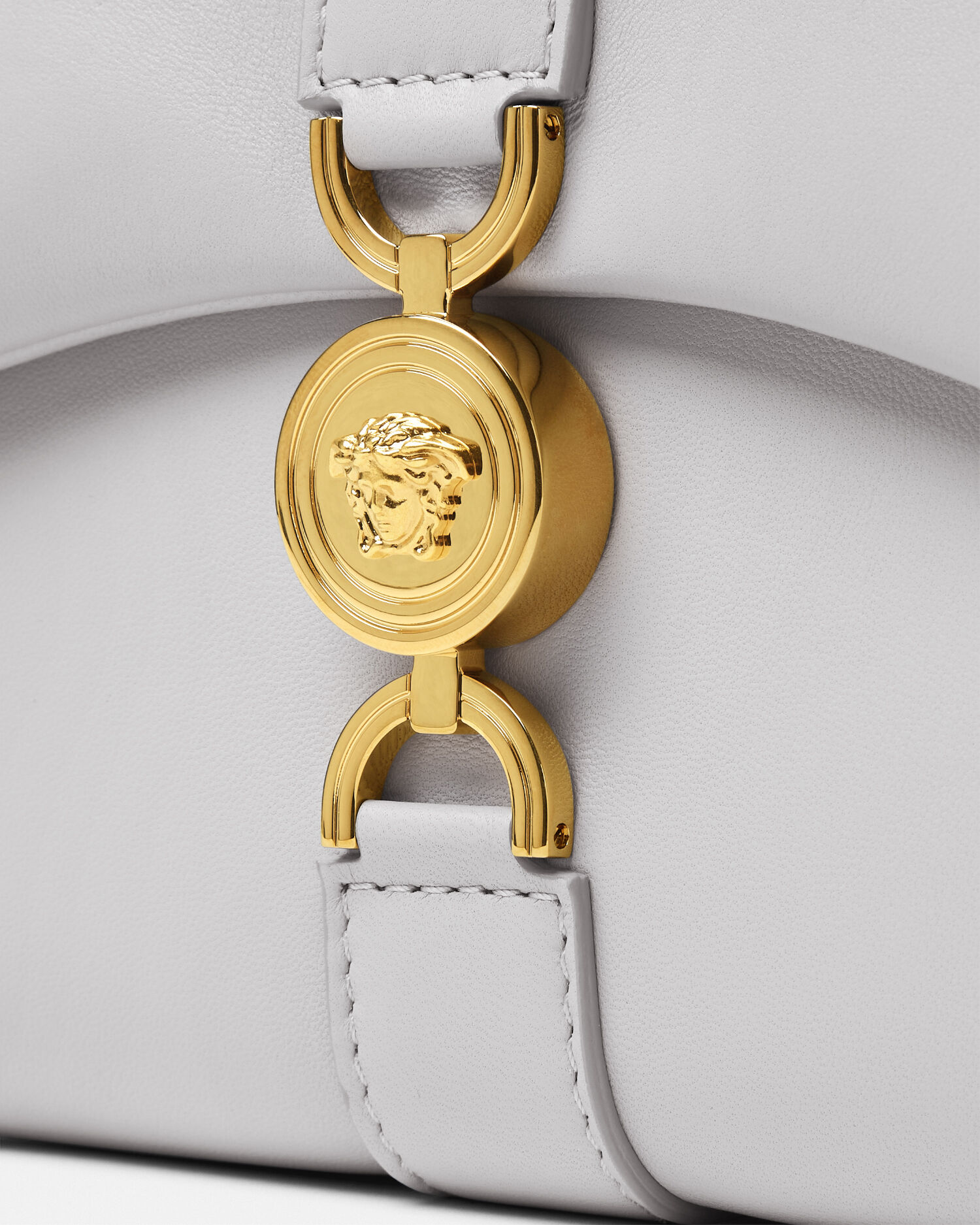 【関税＆送料込み】Versace Kleio Shoulder Bag Kleio ショルダー バッグ | VERSACE JP