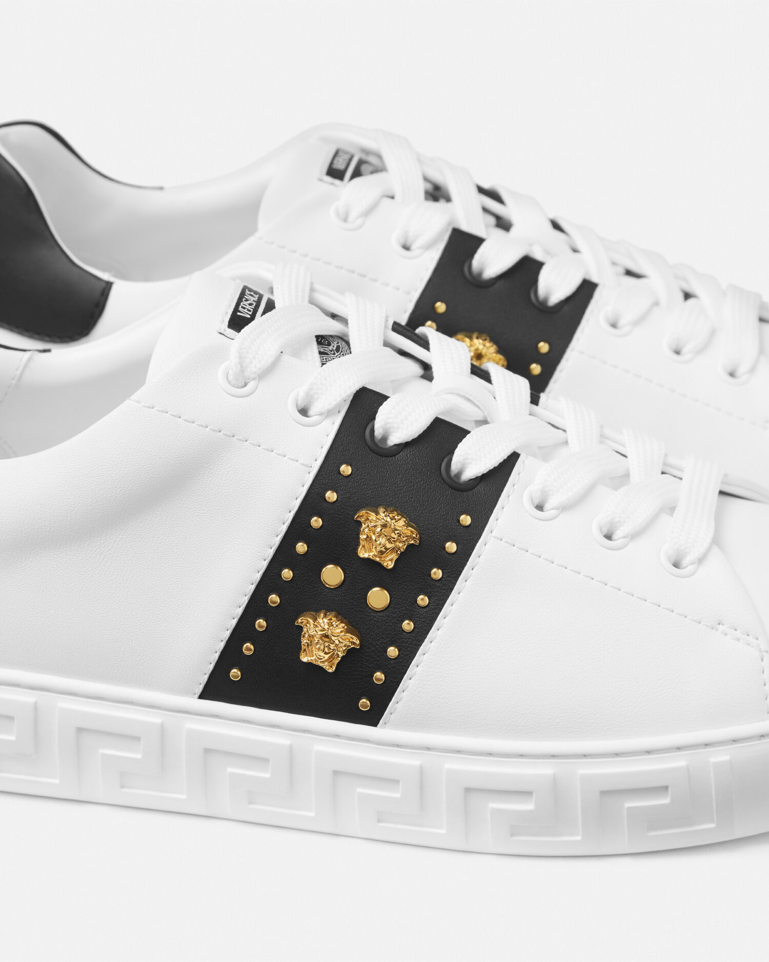 スタッド グレカ スニーカー | VERSACE JP
