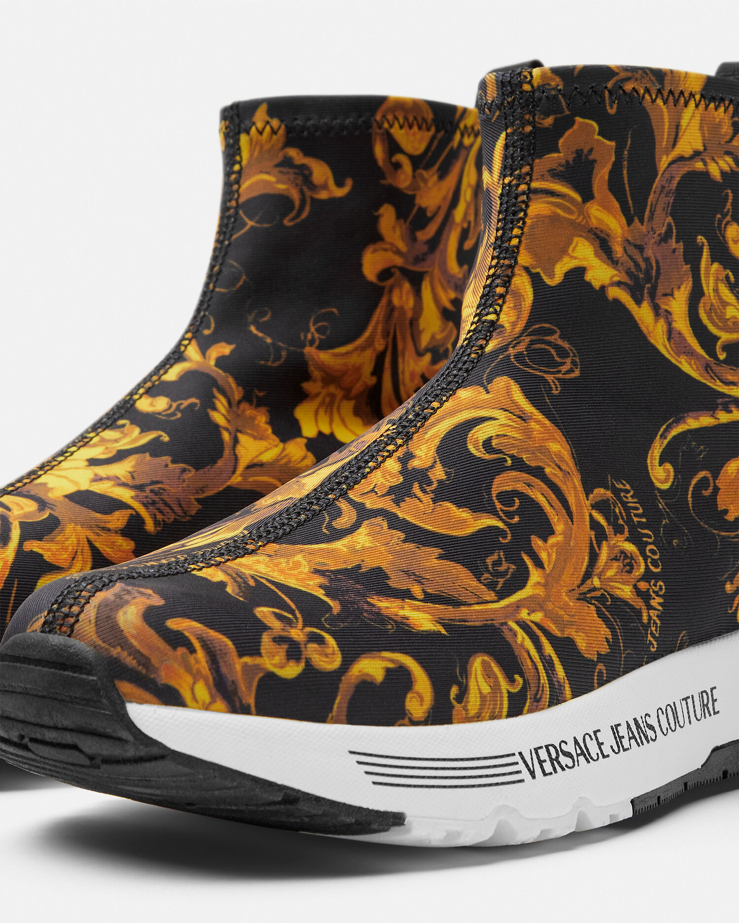 ポーセリン バロッコ ハイカー ソックス スニーカー | VERSACE JP