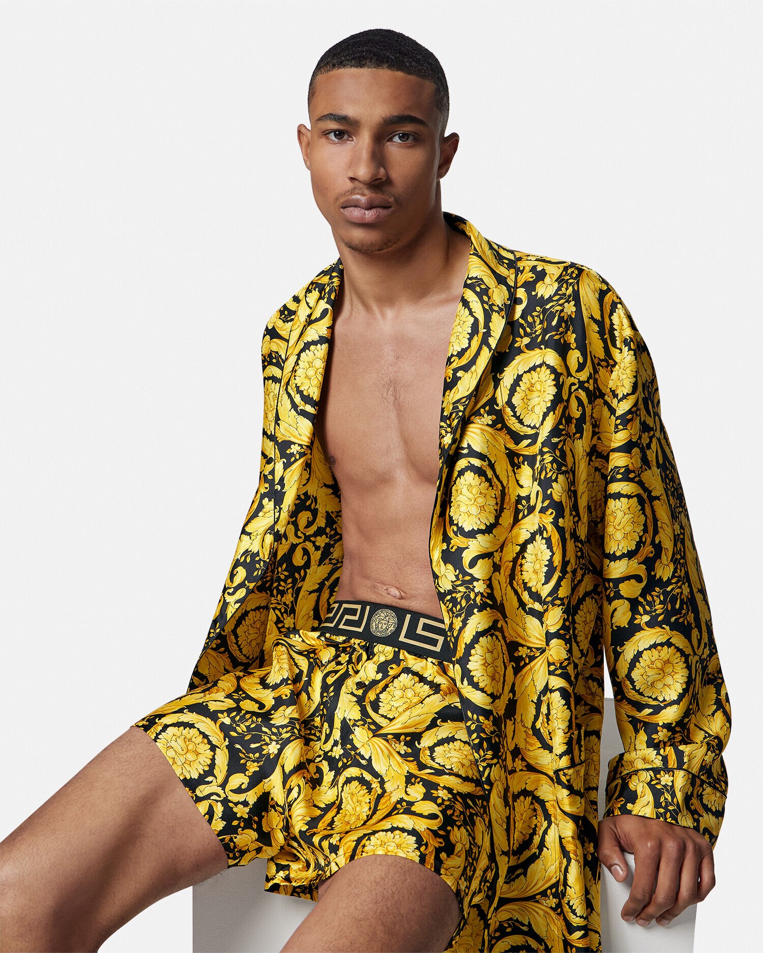定価40万円 イタリア製 VERSACE ヴェルサーチ バロッコ柄