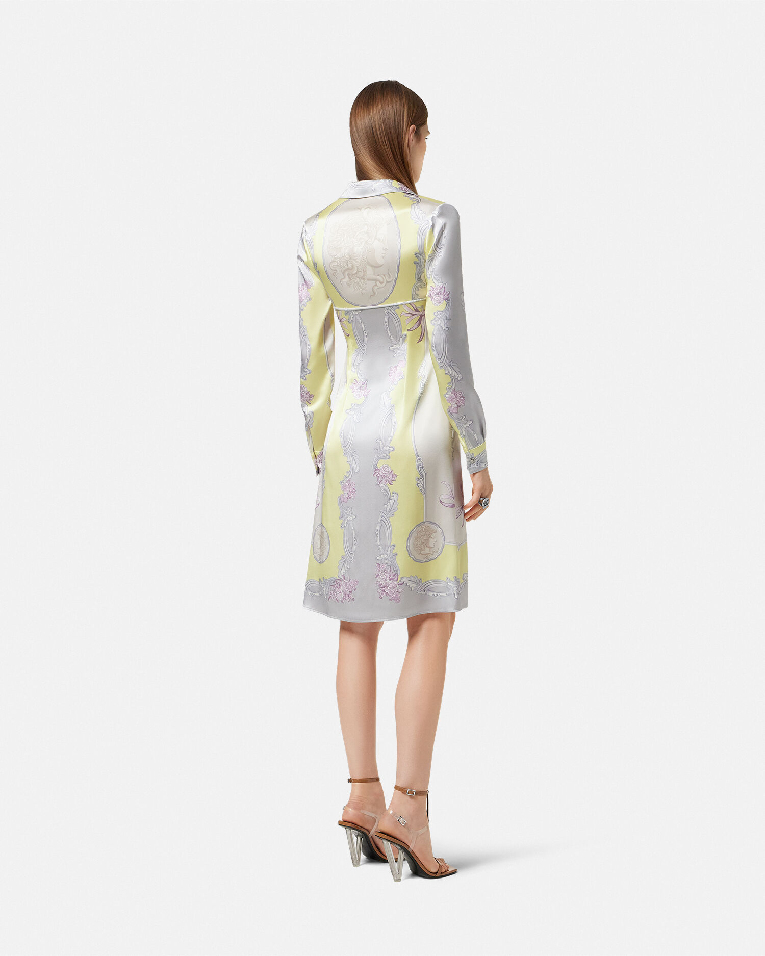 ヴェルサーチェ☆シルク ミディ シャツ ドレス カメオ シルク ミディ シャツ ドレス カメオ プリント | VERSACE JP