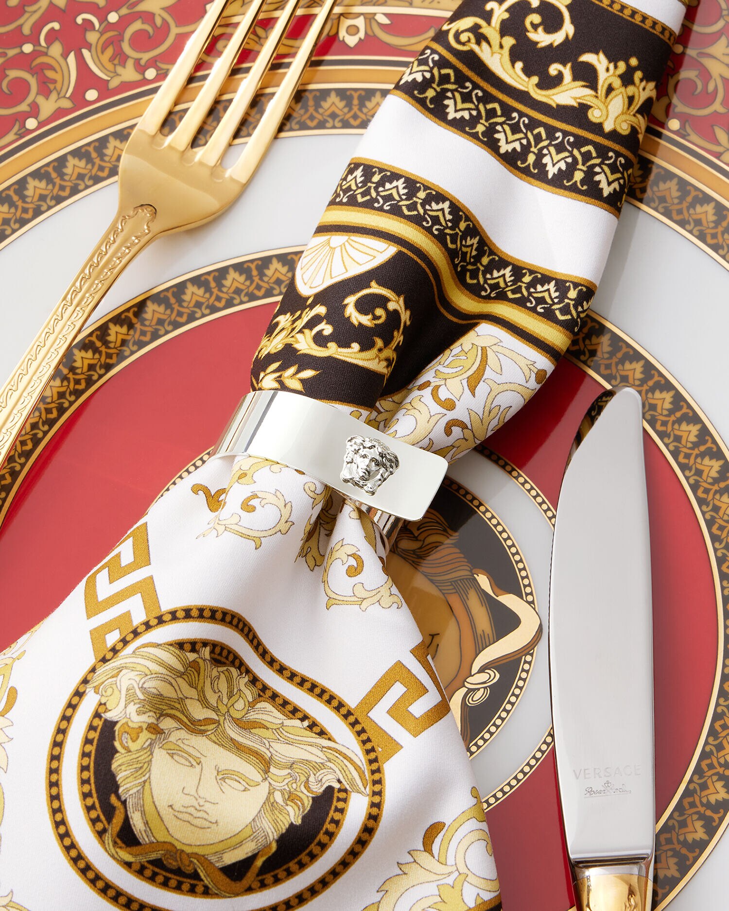 バロッコ モザイク アッシュトレイ 16 cm ブラック | VERSACE JP