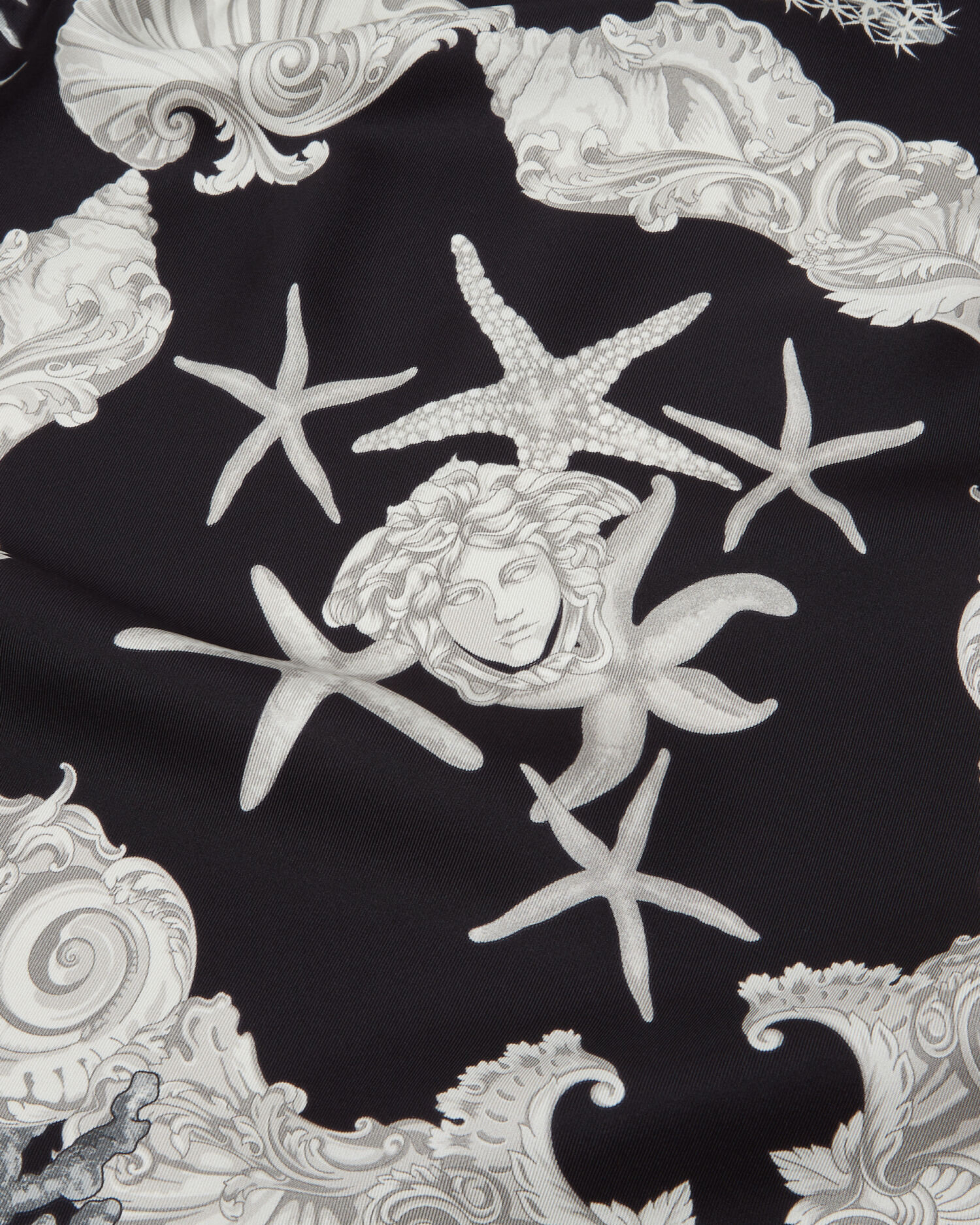 バロッコ シー シルク スカーフ 90 cm ブラック,プリント | VERSACE JP