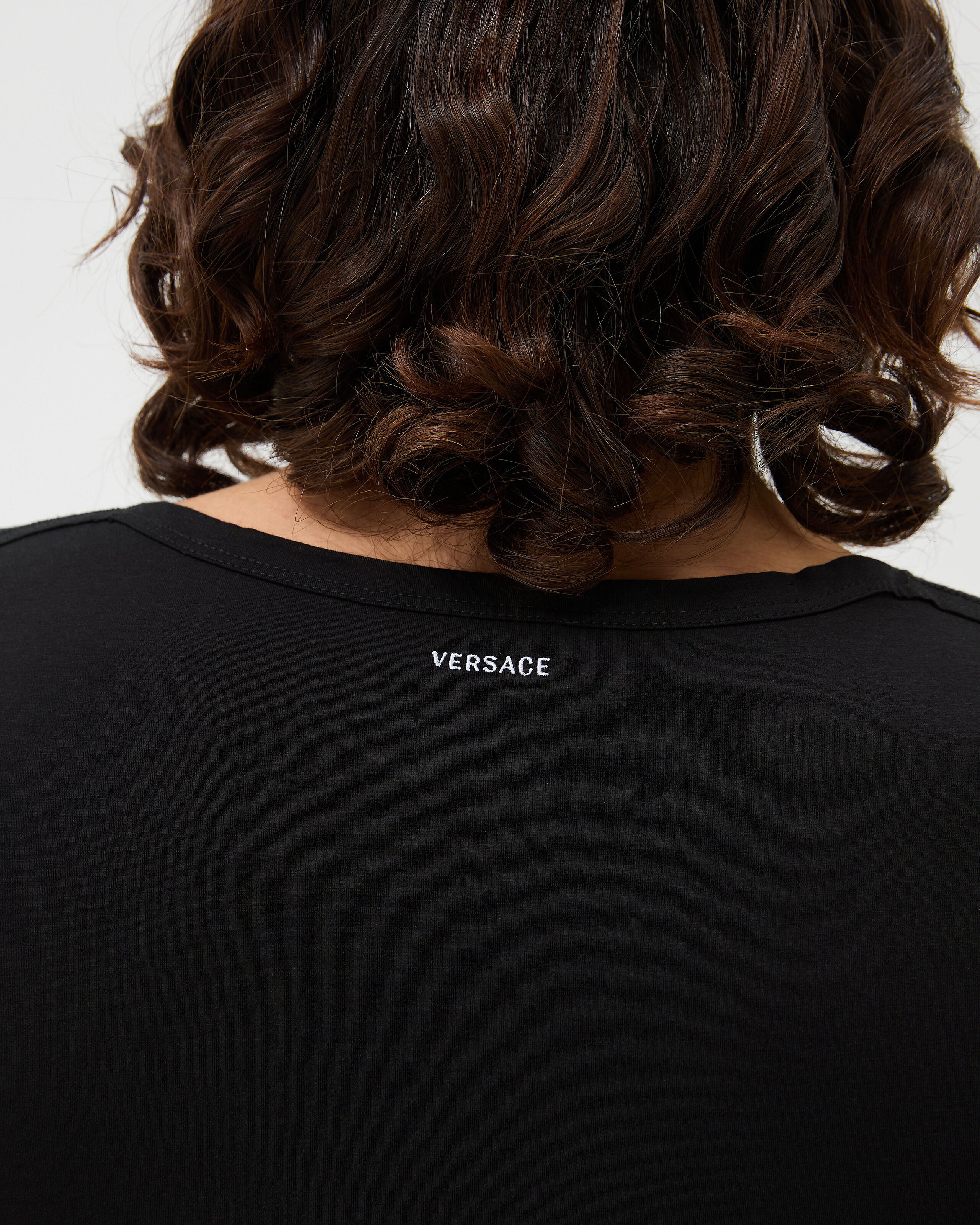 刺繍入り コットンジャージー Tシャツ ブラック | VERSACE JP