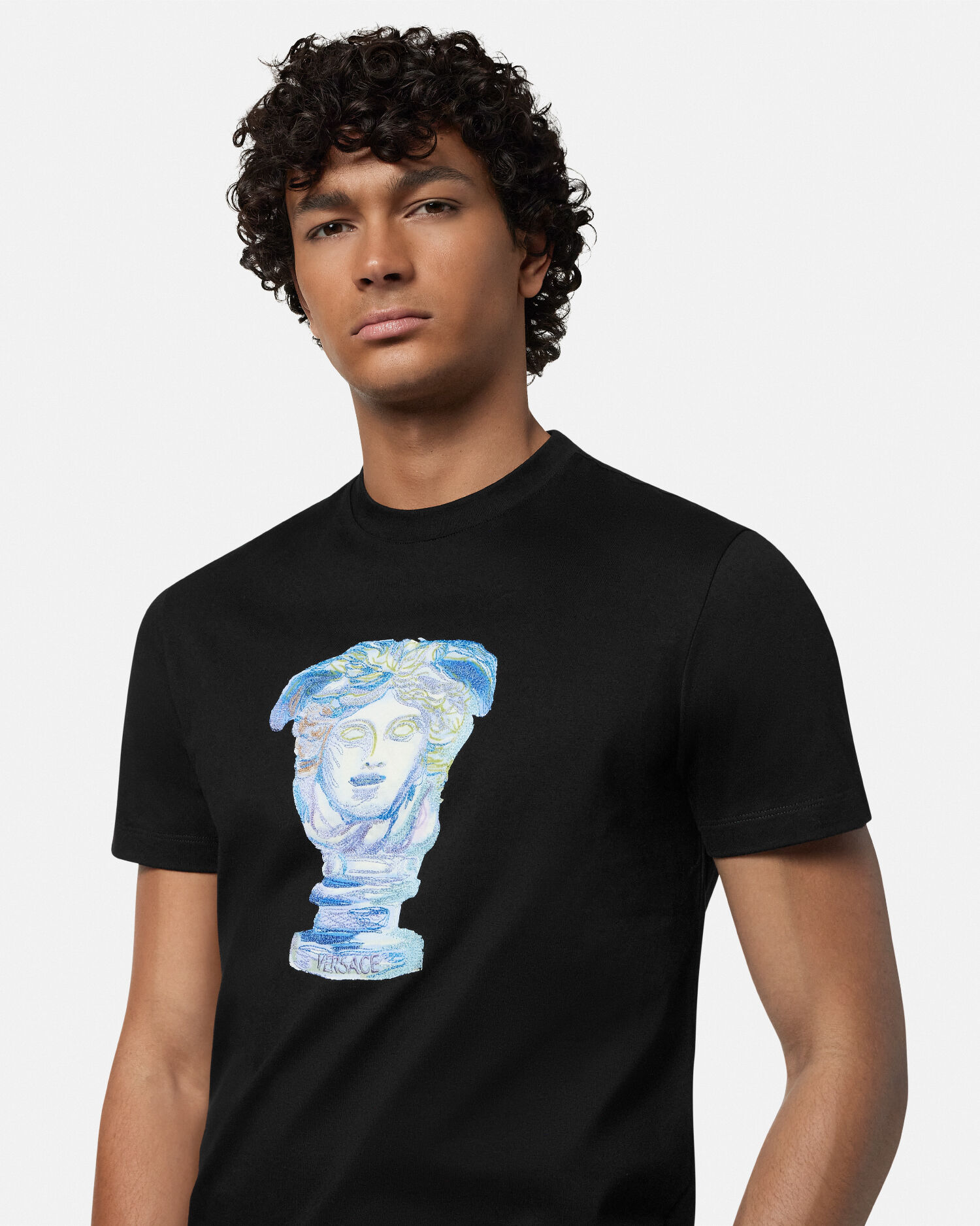 【VERSACE/ヴェルサーチェ】メデューサ ギャラリー 刺繍 Tシャツ 刺繍入り Tシャツ メドゥーサ ギャラリー | VERSACE JP