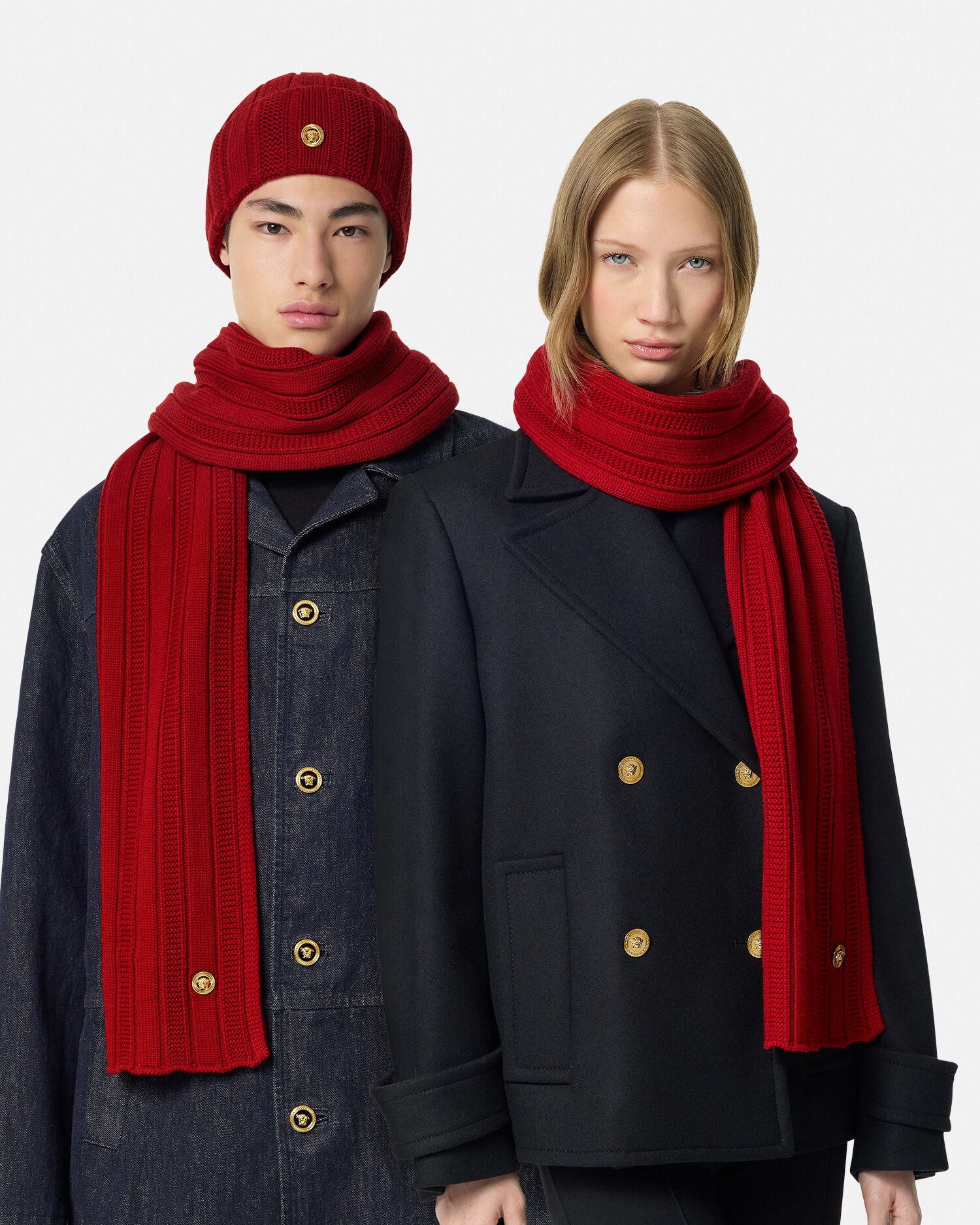 VERSACE メデューサ ロゴ入り レッド ニット