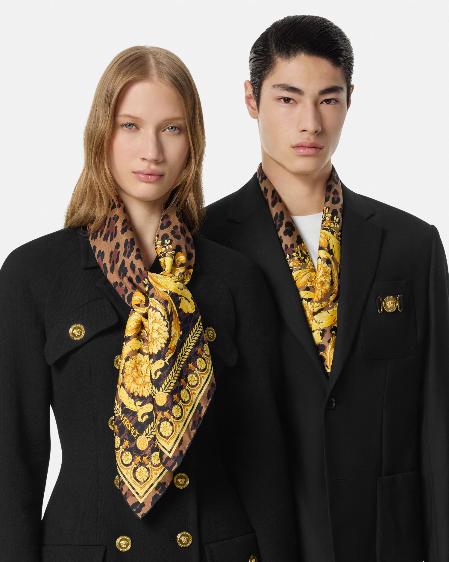 ワイルド バロッコ シルク スカーフ 90 cm アニマリエ | VERSACE JP