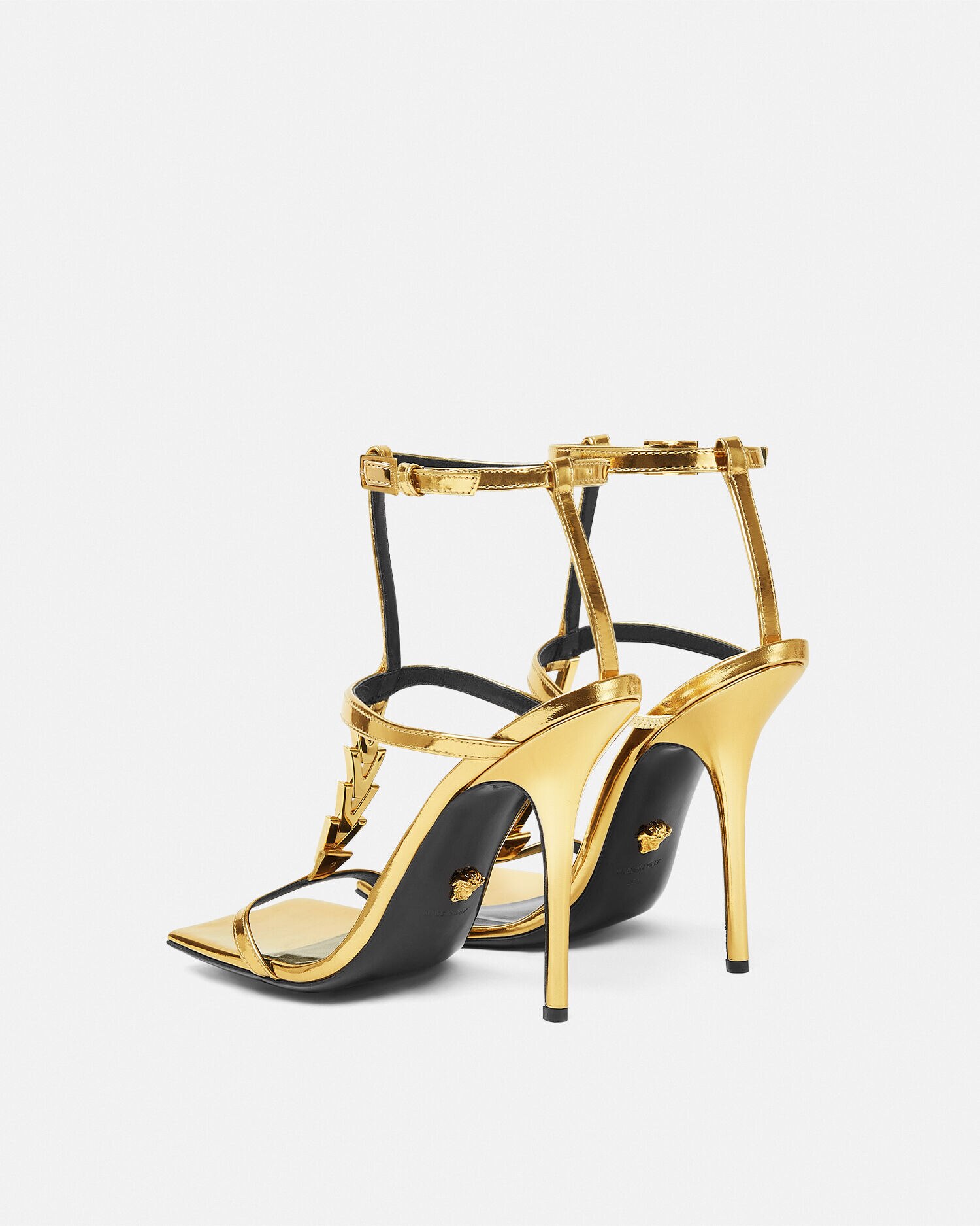 サンダル・ミュール Versace Sandalo V2025 Chain metallic leather sandals in gold - Versace