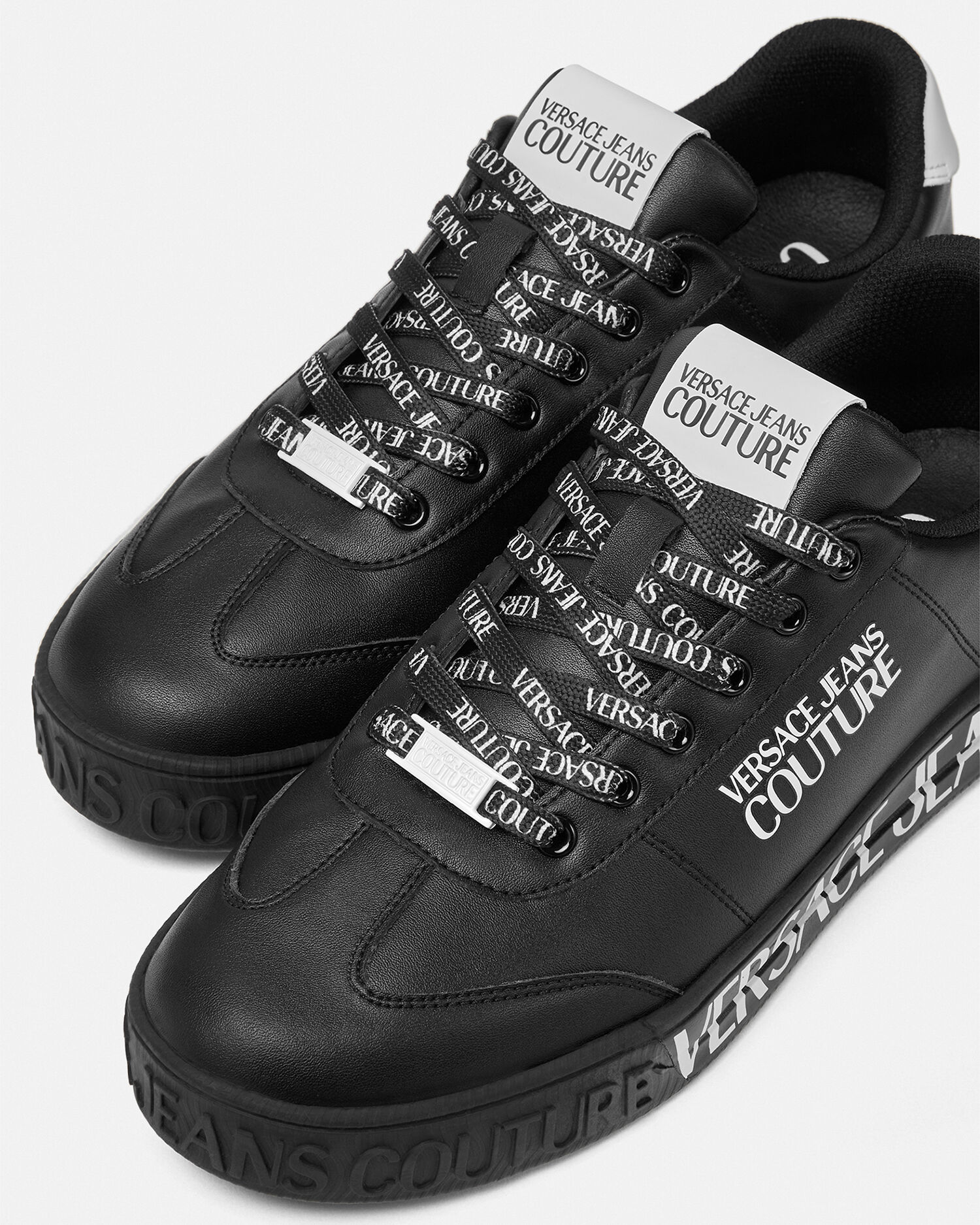 ロゴ コート 88 スニーカー ブラック,プリント | VERSACE JP