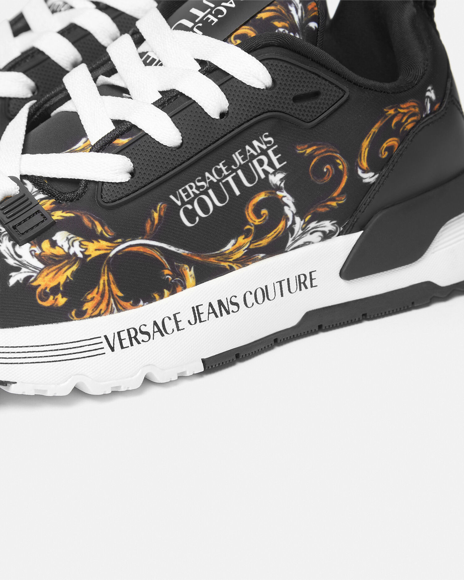アウトライン バロッコ ダイナミック スニーカー | VERSACE JP