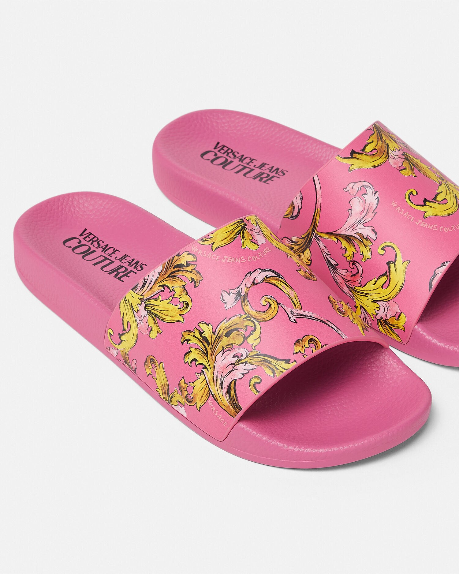 VERSACE JEANS アウトライン バロッコ シェリー サンダル アウトライン バロッコ シェリー スライダーサンダル ピンク