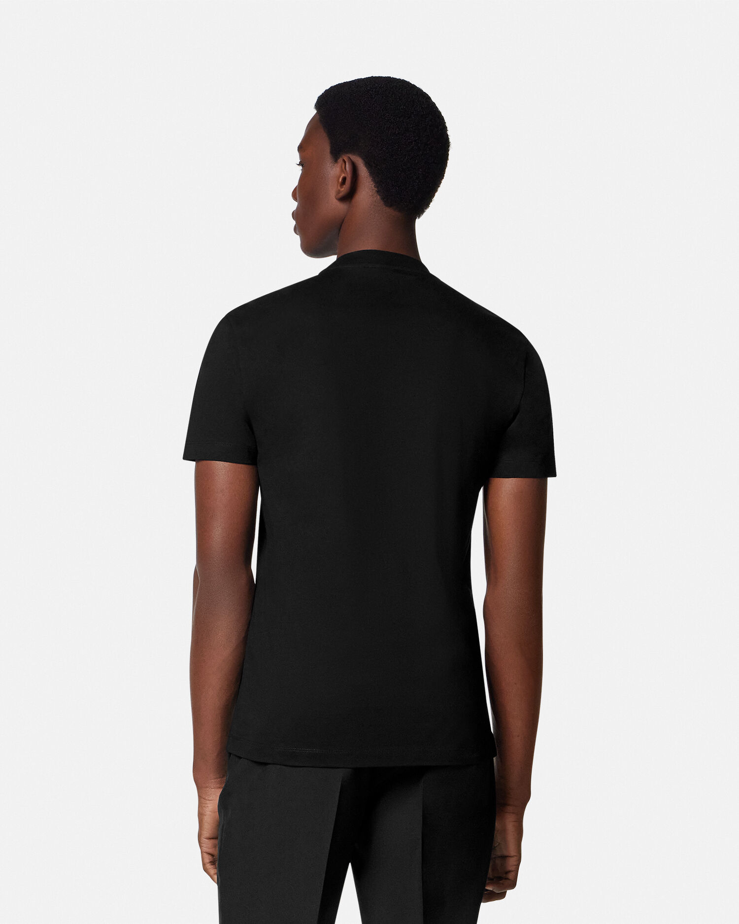新品未使用 Versace ヴェルサーチェ 半袖シャツ メンズ 黒 ブラック 楽天市場】ヴェルサーチ Tシャツ 刺繍ロゴ メンズ VERSACE 半袖