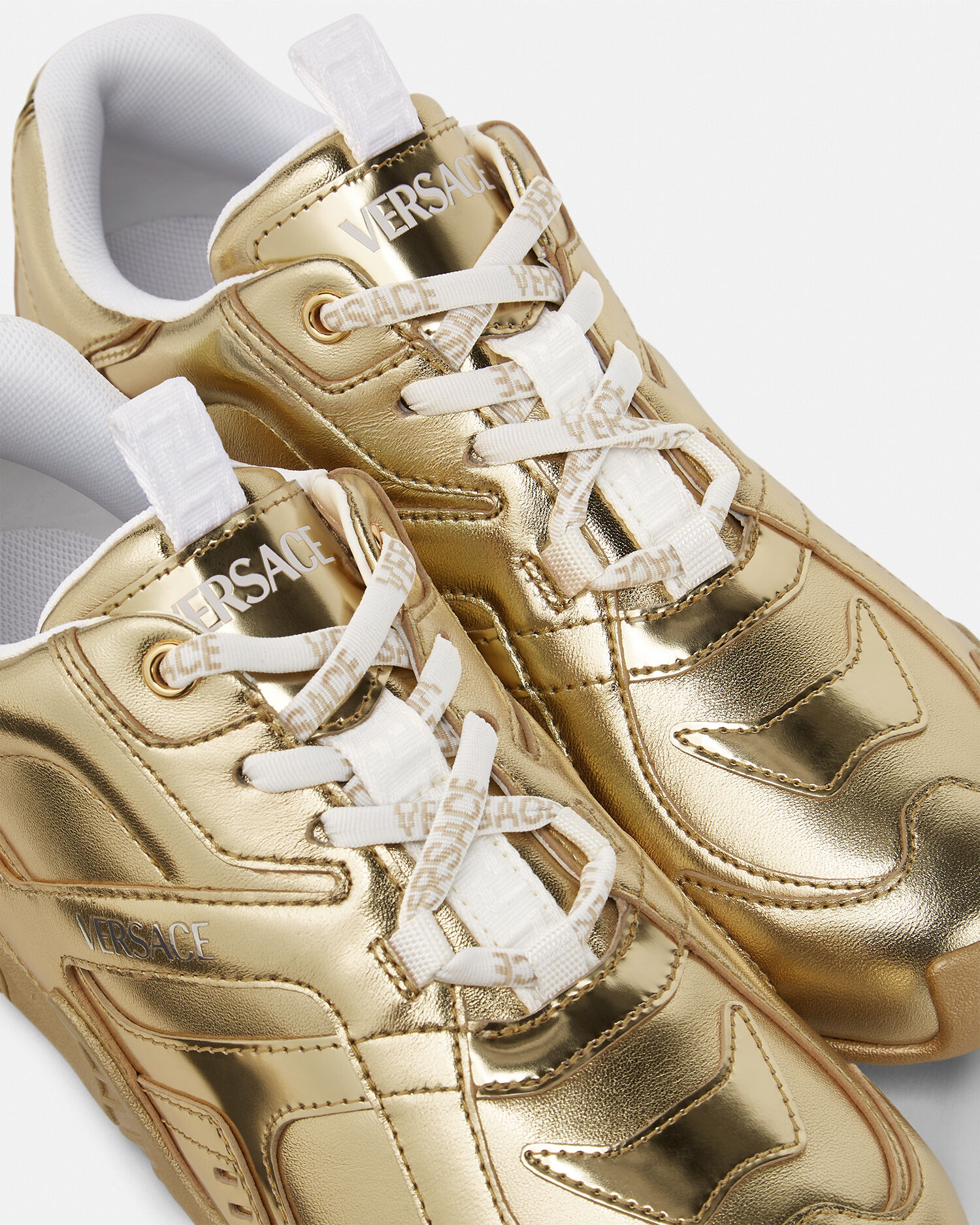スニーカー VERSACE GOLD SNEAKERS メタリック ガラクシア スニーカー ゴールド | VERSACE JP