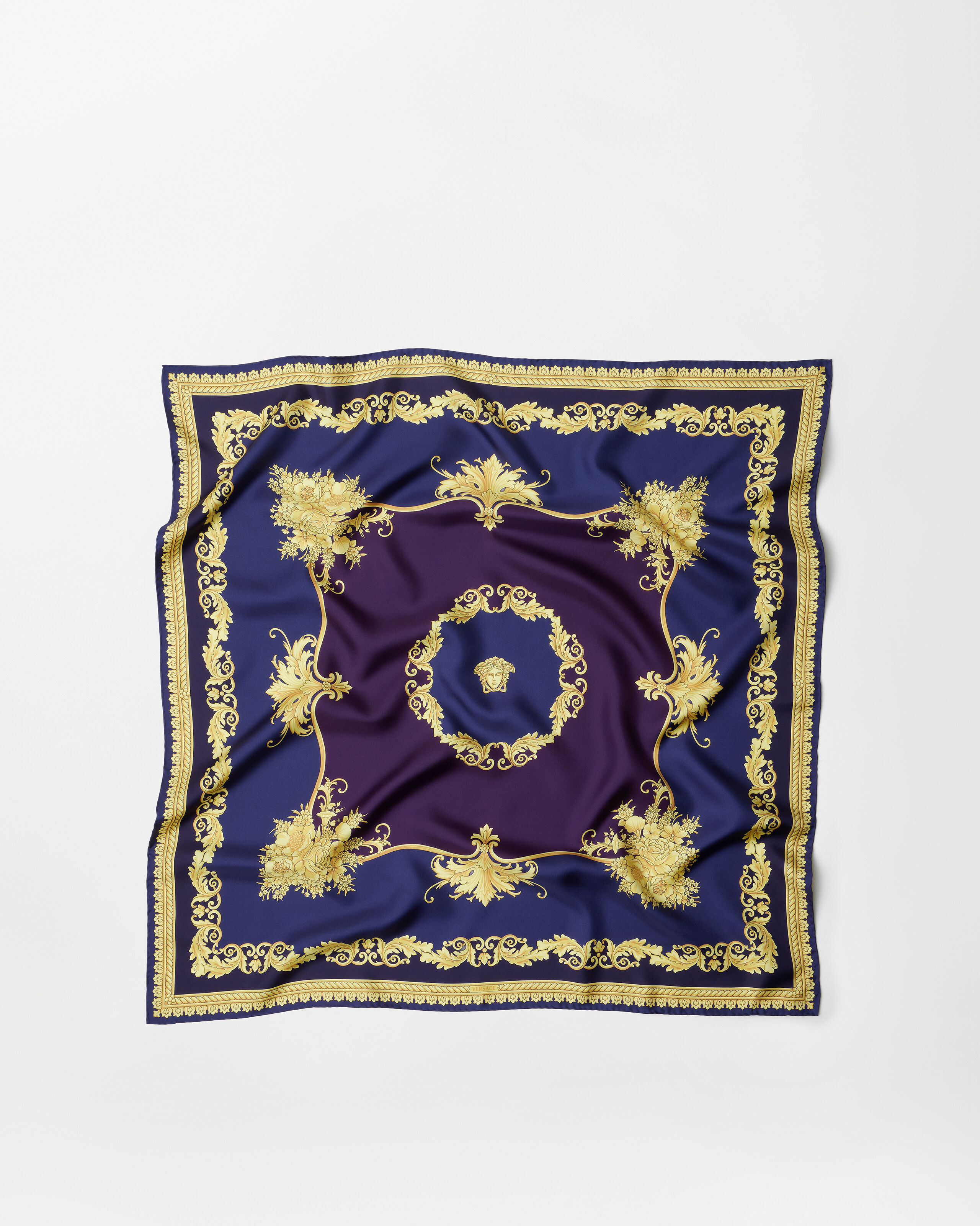 プリント シルク ツイル スカーフ 90 cm パープル,ゴールド | VERSACE JP
