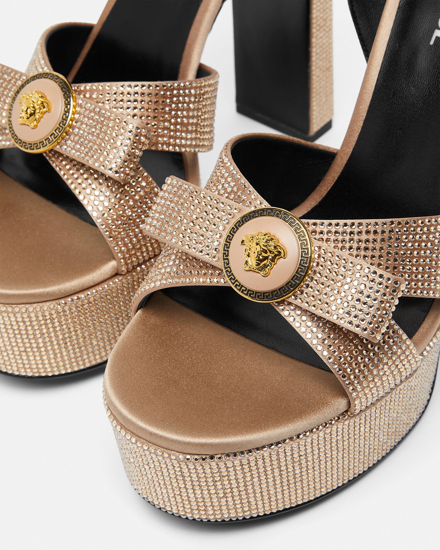 クリスタル ジャンニ リボン サテン サンダル 140 mm | VERSACE JP