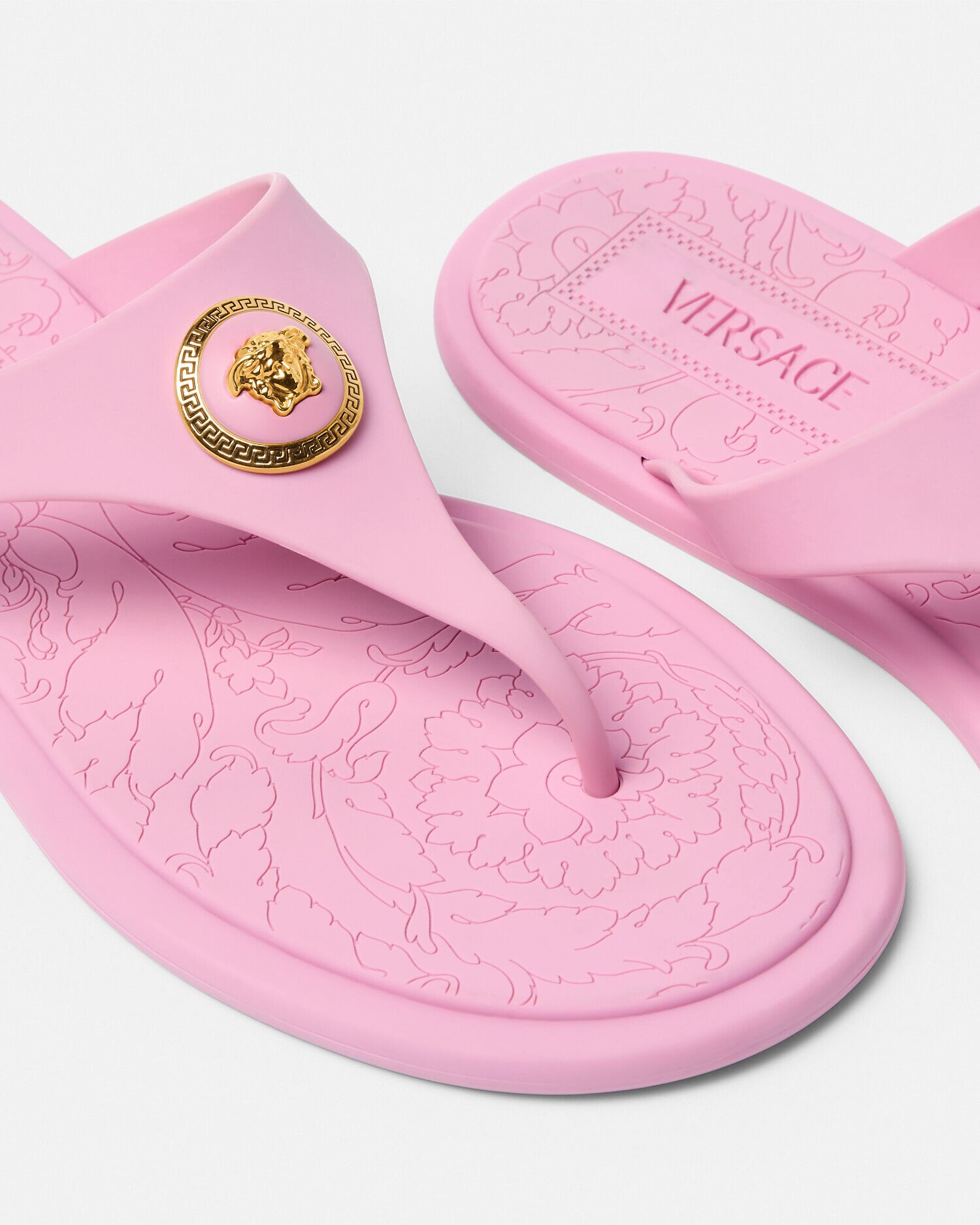 【関税込み】VERSACE★Alia フラット ラバー サンダル 2色 Alia フラットラバーサンダル ピンク | VERSACE JP