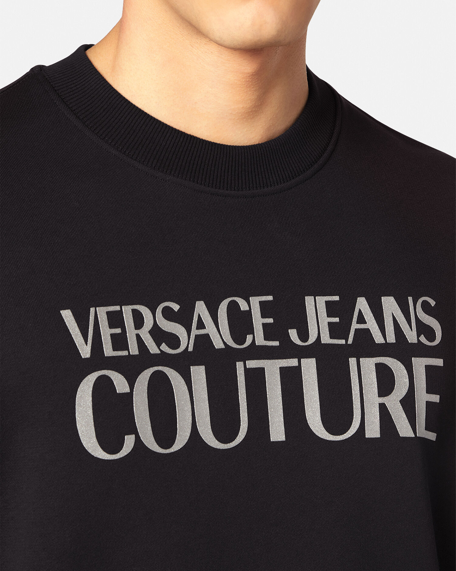 【関税込み】Versace ブラック ロゴ スウェットシャツ ロゴ スウェットシャツ ブラック | VERSACE JP
