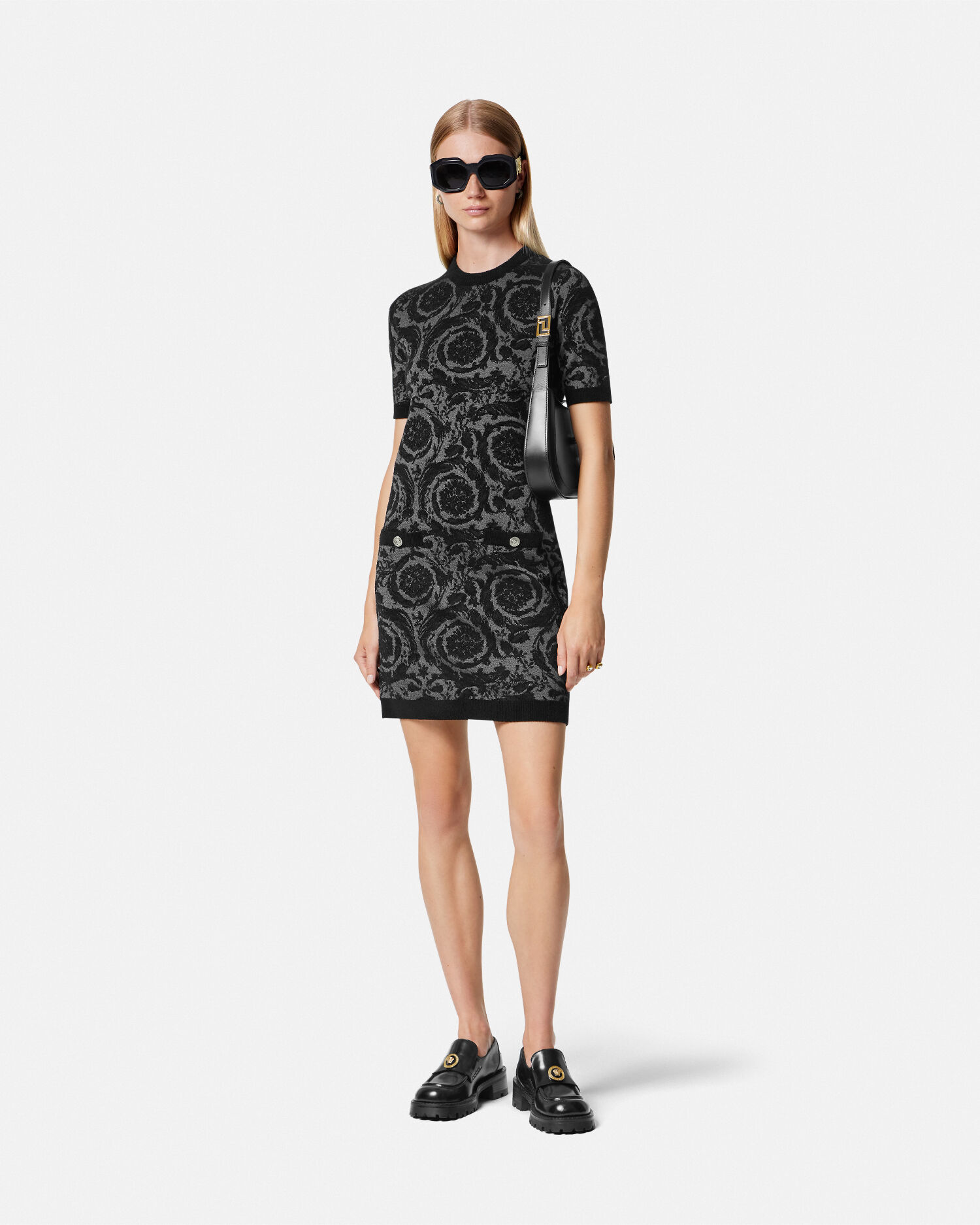 人気絶頂 ミニ ニット シェニール バロッコ ドレス JP VERSACE | ブラック ワンピース