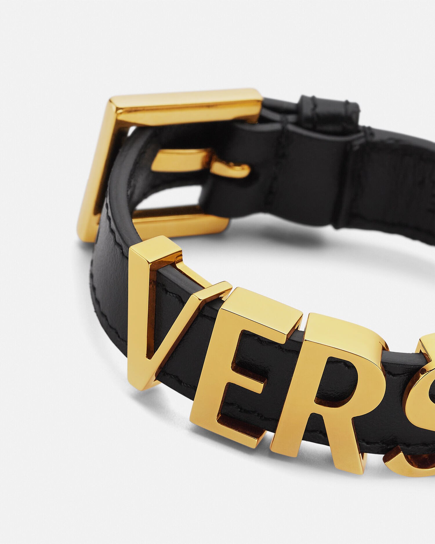 ファッションシーンで話題のこれから流行るブランド12選 ブレスレット JP VERSACE | ロゴ ヴェルサーチェ アクセサリー
