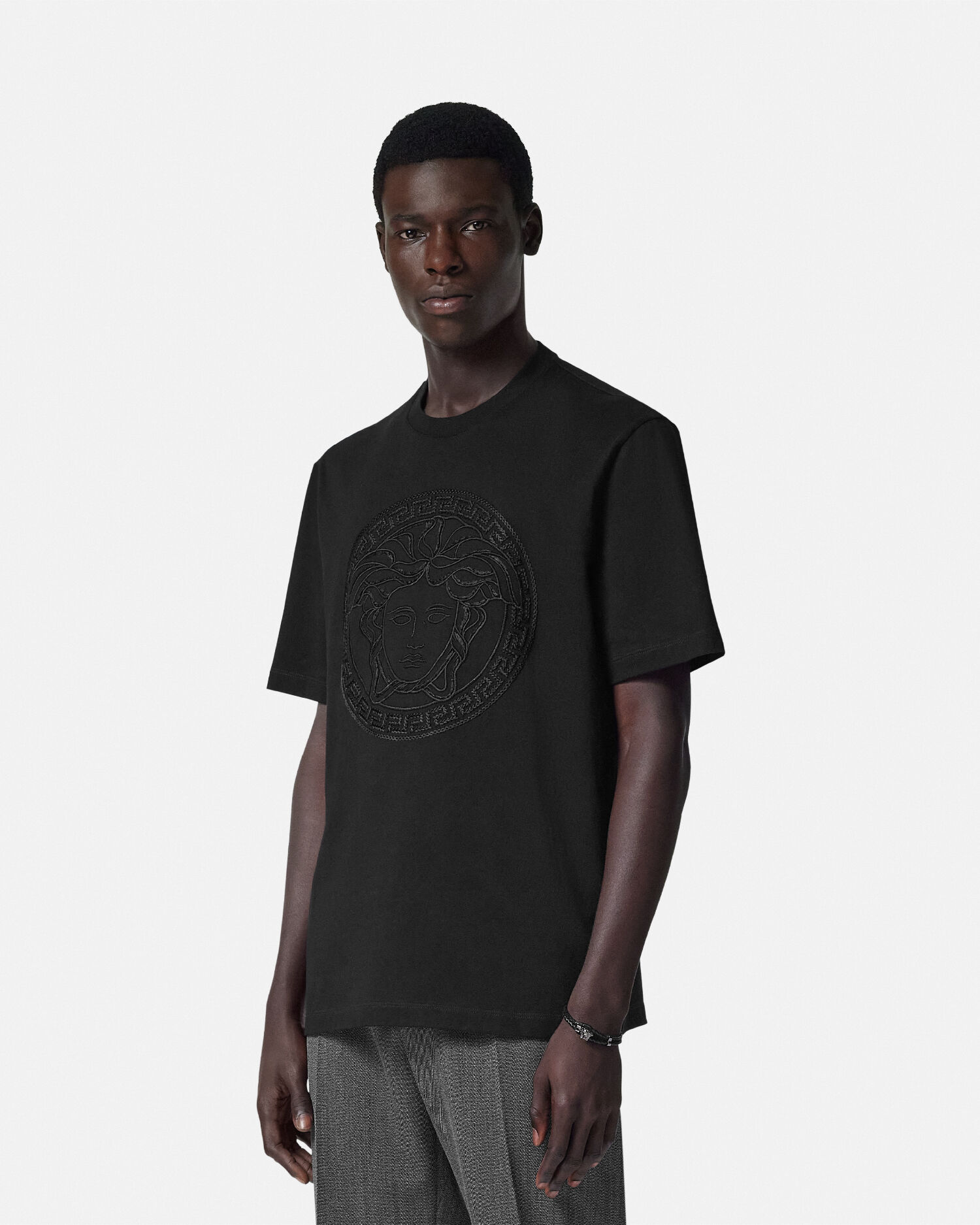 刺繍入り Tシャツ メドゥーサ | VERSACE JP