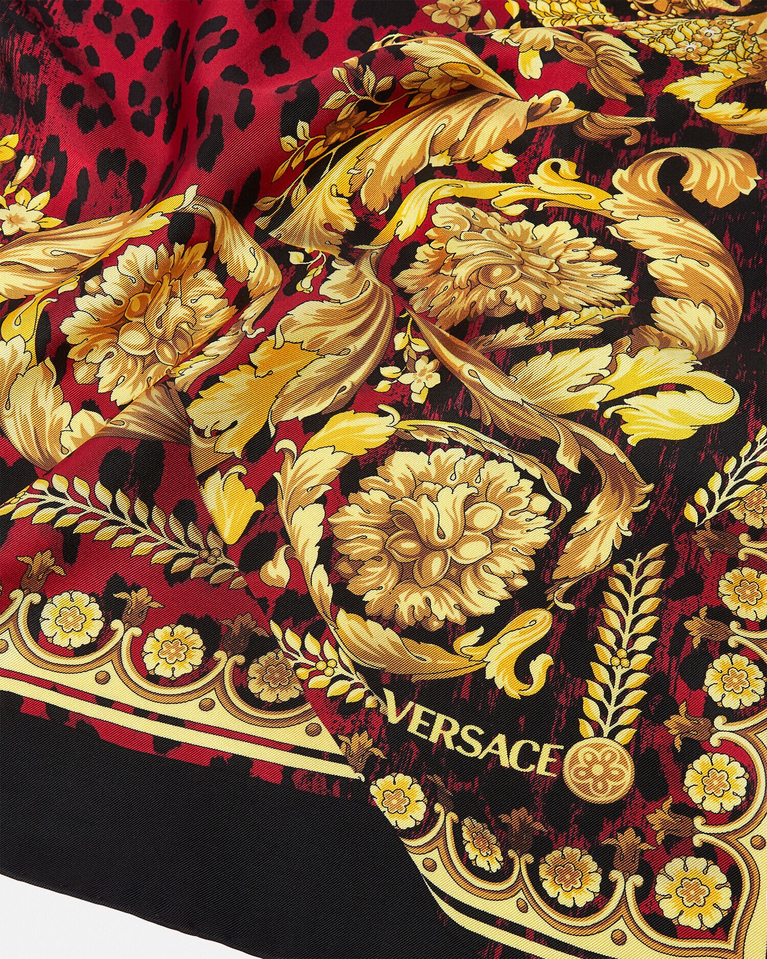 ワイルド バロッコ イリュージョン シルク スカーフ 90 cm レッド,プリント | VERSACE JP
