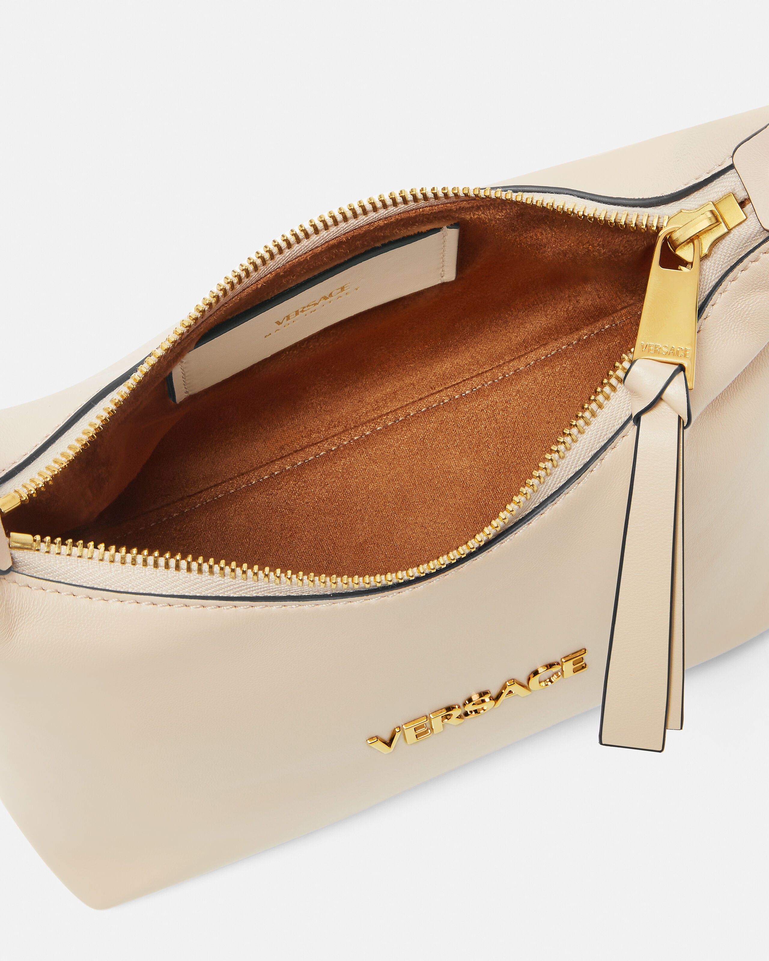 ヴェルサーチェ タグ ナッパ ホーボーバッグ ベージュ | VERSACE JP