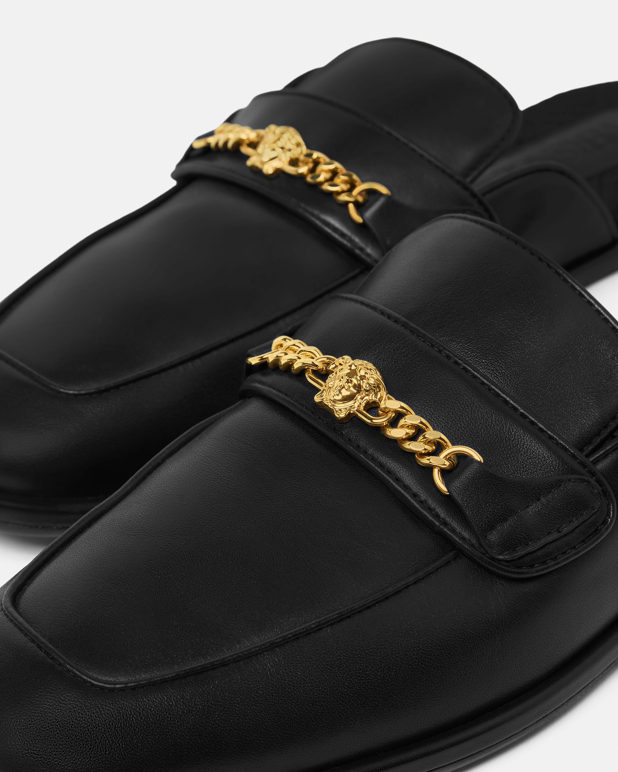 メドゥーサ レザー シューズ ブラック,ゴールド | VERSACE JP