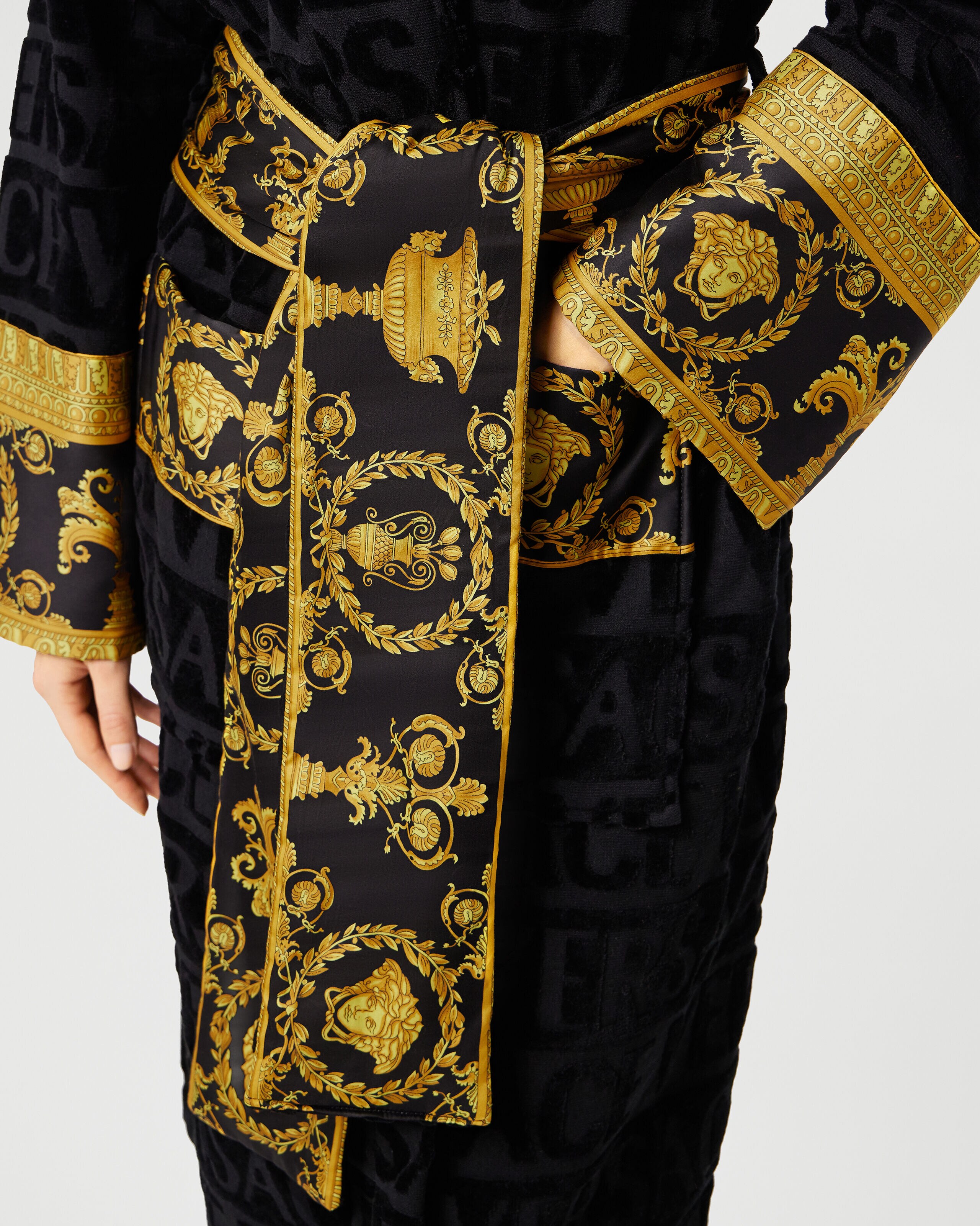 VARSACE ヴェルサーチ バロックスタイル ブラック×ゴールド ストール VERSACE/scarf/zebra/leopard/black/gold/ヴェルサーチ/スカーフ