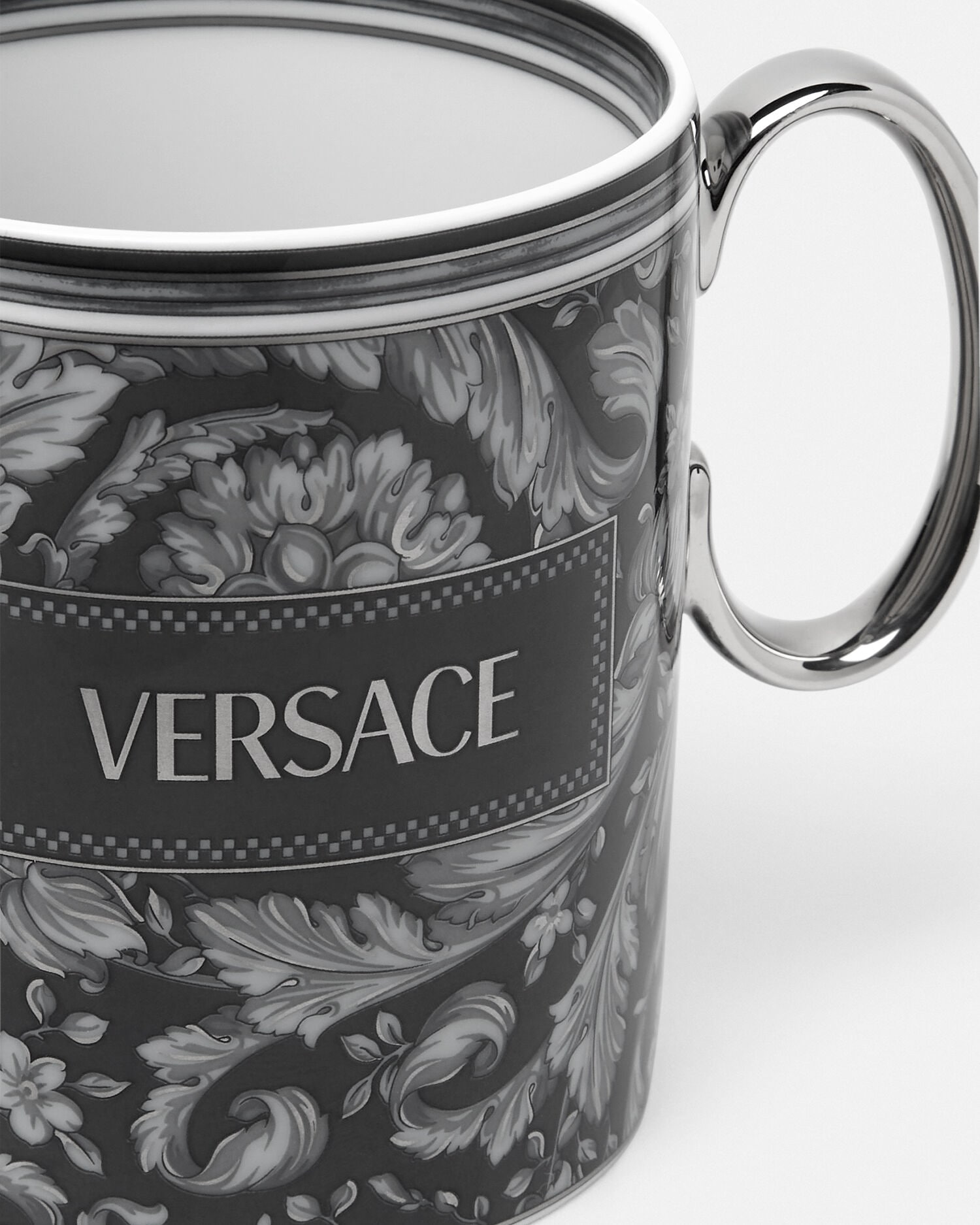 バロッコ ヘイズ マグ ブラック,プリント | VERSACE JP
