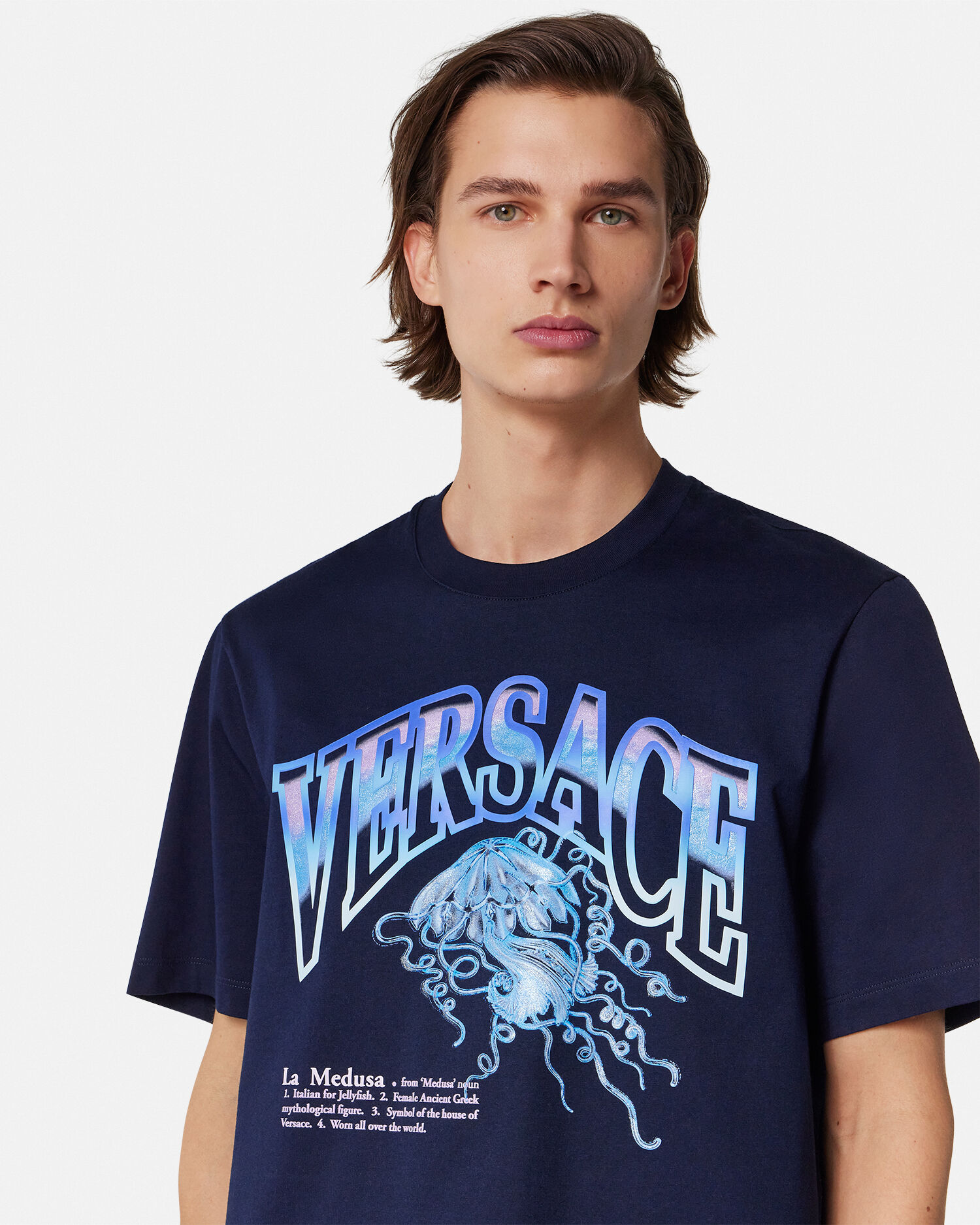 VERSACE ボクシー Tシャツ ラ メドゥーサ バーシティー ボクシー Tシャツ ラ メドゥーサ バーシティー | VERSACE JP