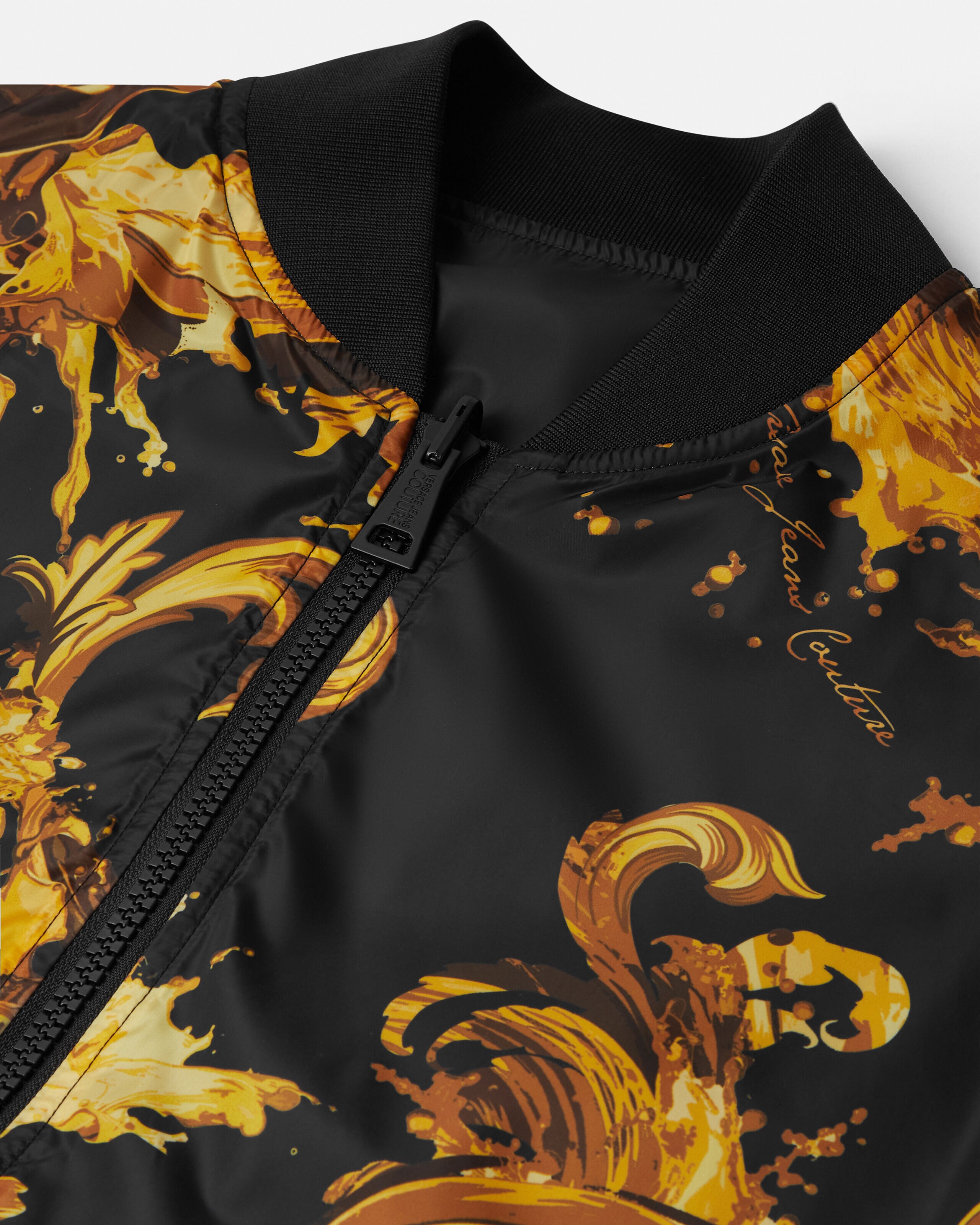 VERSACE インディアンモチーフ ブルゾン ボンバージャケット プリント ボンバージャケット ブラック,ゴールド | VERSACE JP