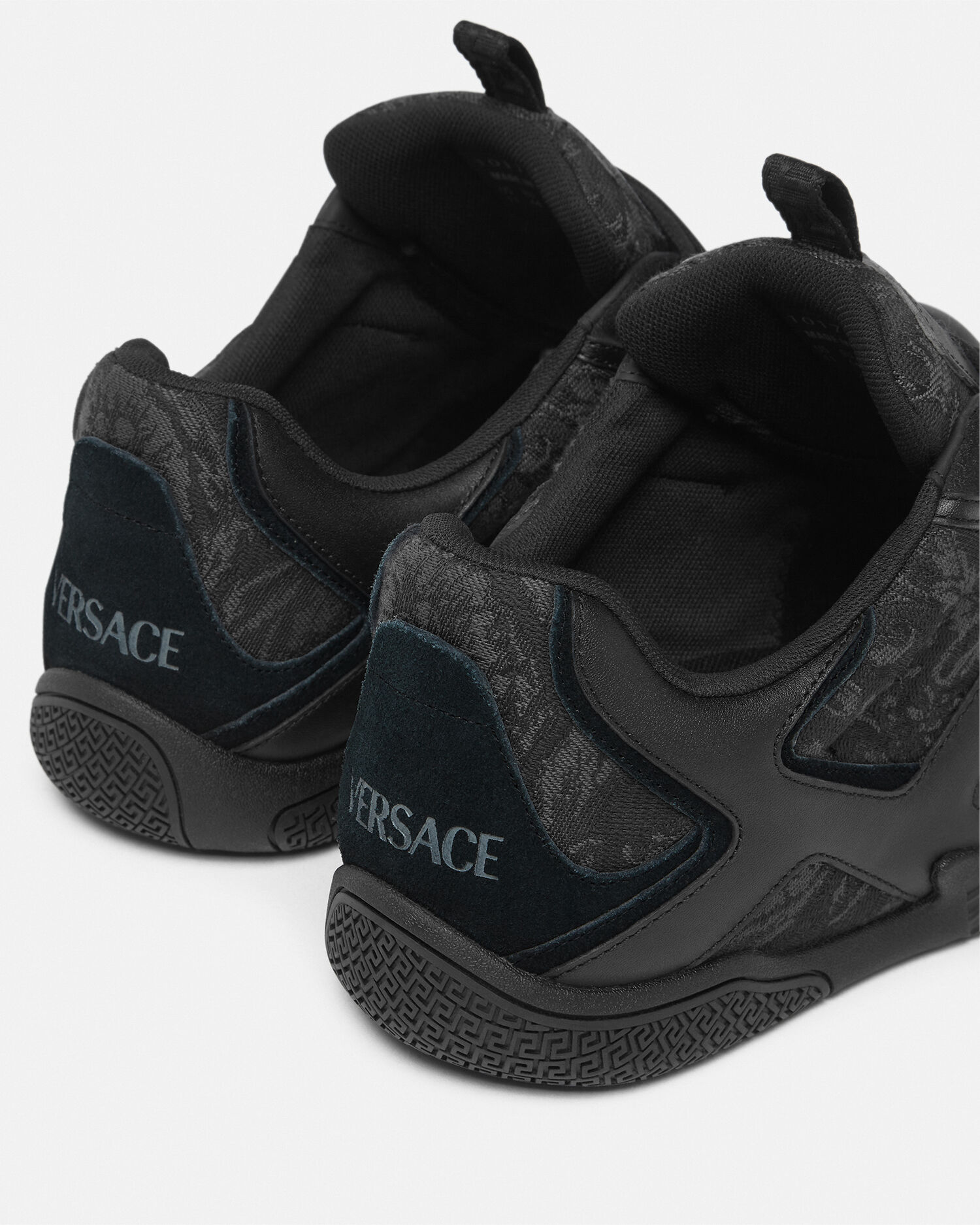 VERSACE ジャガード製バロッコ グレカソール スニーカー バロッコ ジャカード ガラクシア スニーカー | VERSACE JP