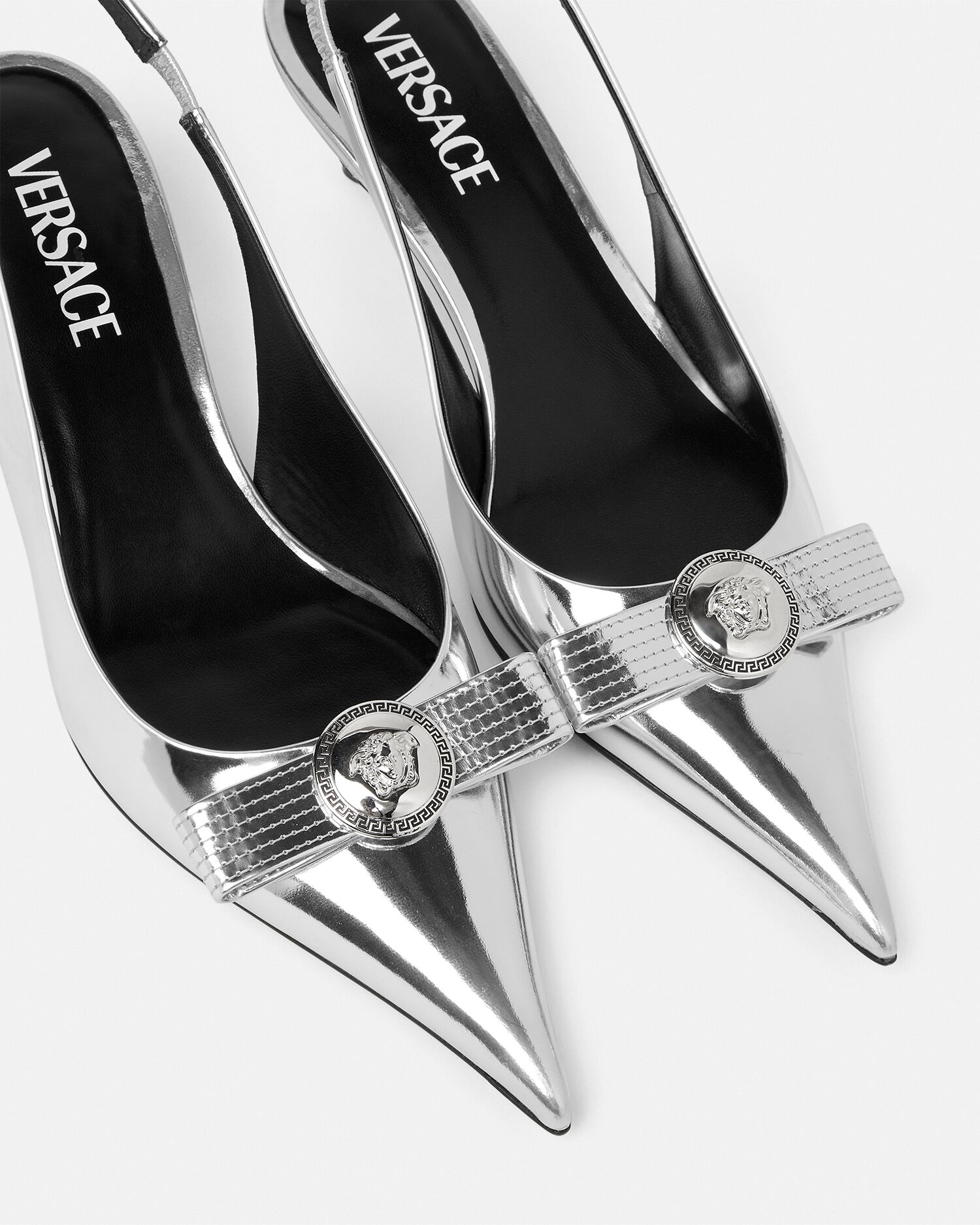YM1302 VERSACE ジャンニ リボン ヘッドバンド メタリック ジャンニ リボン メタリック ヘッドバンド シルバー | VERSACE JP