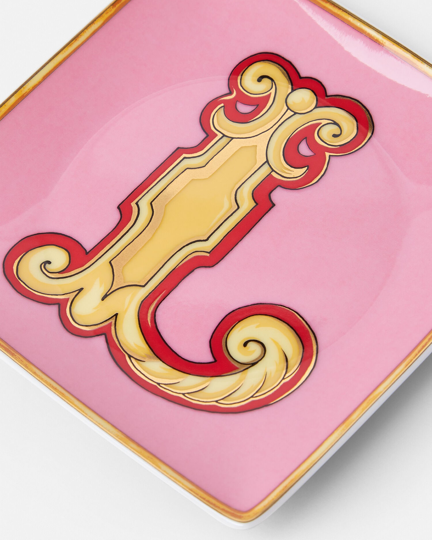 ヴェルサーチェ アルファベット L ディッシュ 12 cm プリント | VERSACE JP